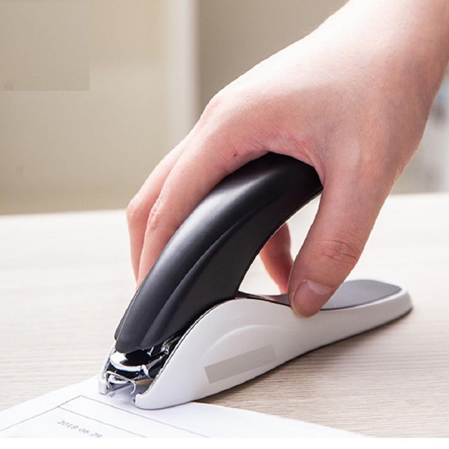 Heavy Duty Staple Remover Ergonomic Staple Puller Tool for Office School, Home, Fits Standard Staples, Black White