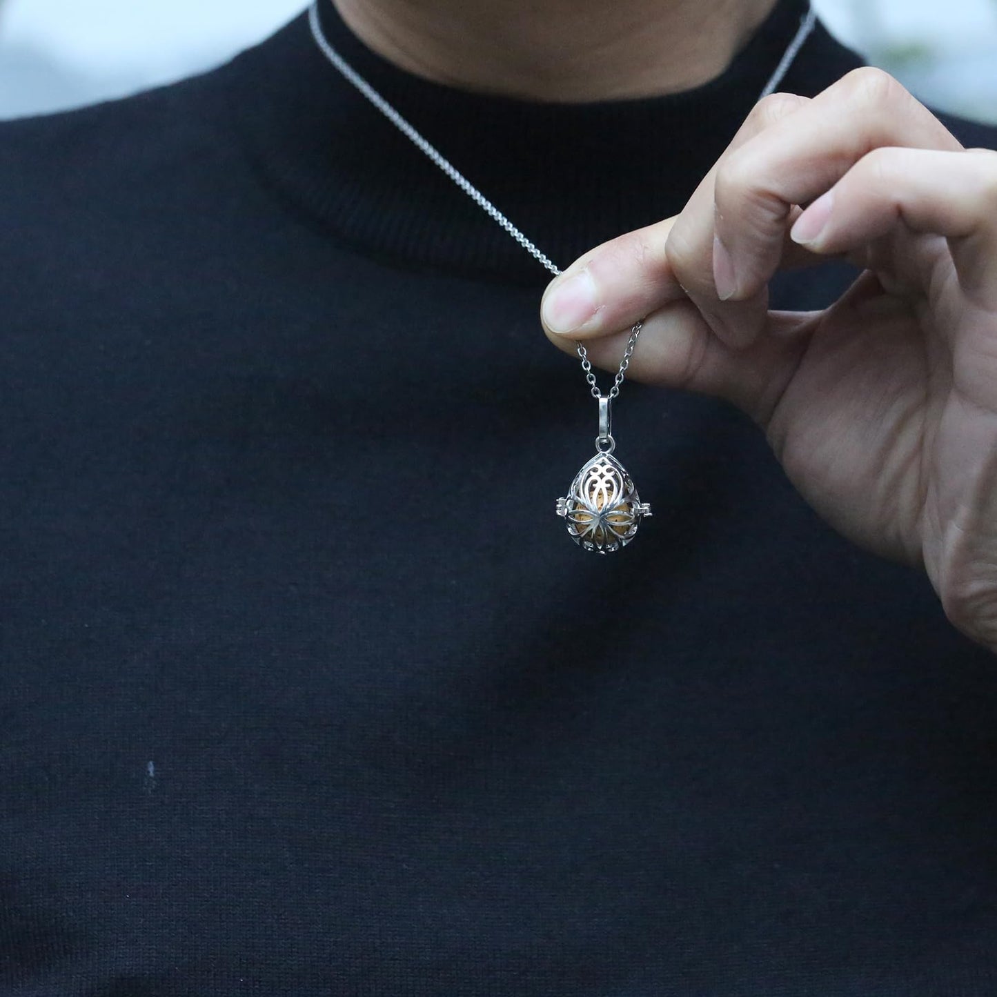 2 PCS Aromatherapy Essential Oil Diffuser Necklace Hollow Ball and Colored Lava Stone Pendant Necklace for Women