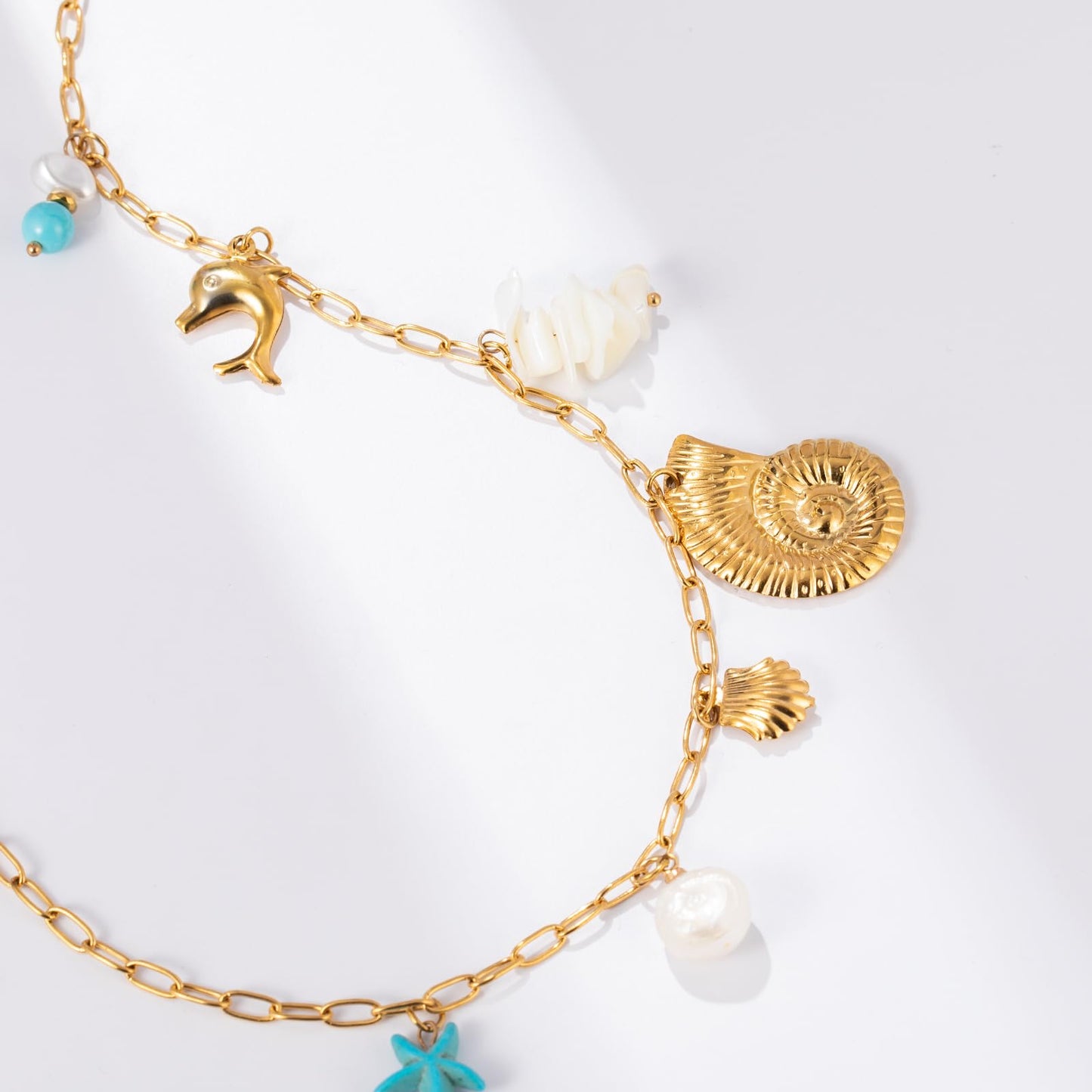 Chunky Gold Necklace Statement Boho Beach Ocean Summer Stainless Steel Jewelry Shell Starfish Turquoise Dolphin Pearl Sun Flower Wave Heart Fish Charm Choker Necklaces for Women(Seashell)