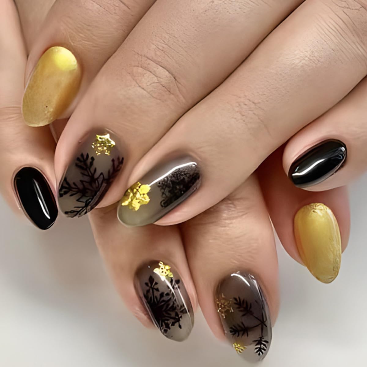 Christmas Press On Nails Medium Almond Fake Nails Snowflake With Gradient Design Xmas Glue On Nails Winter Glue On Nail Acrylic Artificial Stick On Nails For Women Manicure 24pcs