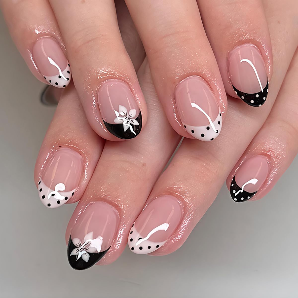 24 Pcs French Tip Press on Nails Short Oval WLGDLH Summer Fake Nails, Black White False Nails Press ons Nail Art Tips with Flower Polka Dots Design, Nude Base Glue on Nails for Women, Glossy Finish