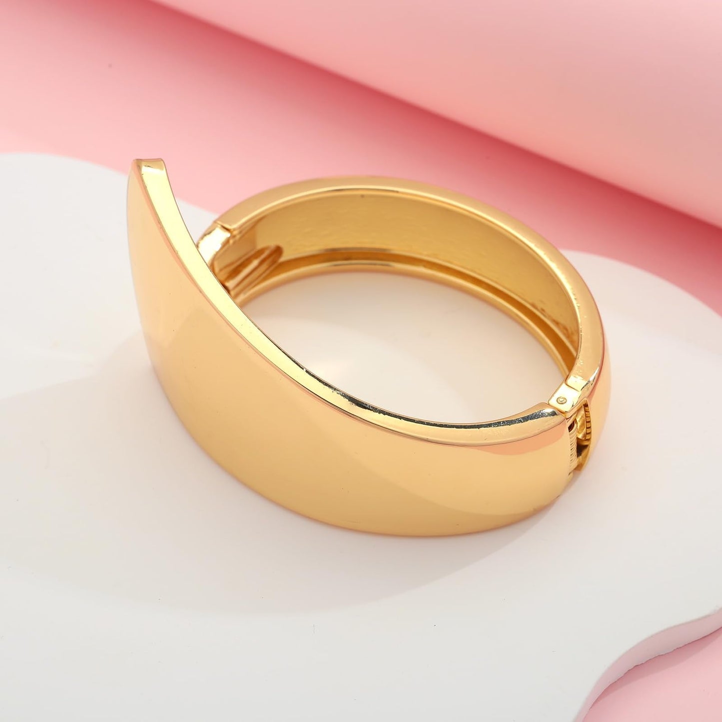 HUAYUNFANG Gold Chunky Bangle Bracelet for Women Irregular Wide Gold Statement Bracelet Spring Hinged Open Bangle Bracelet Trendy Jewrlry