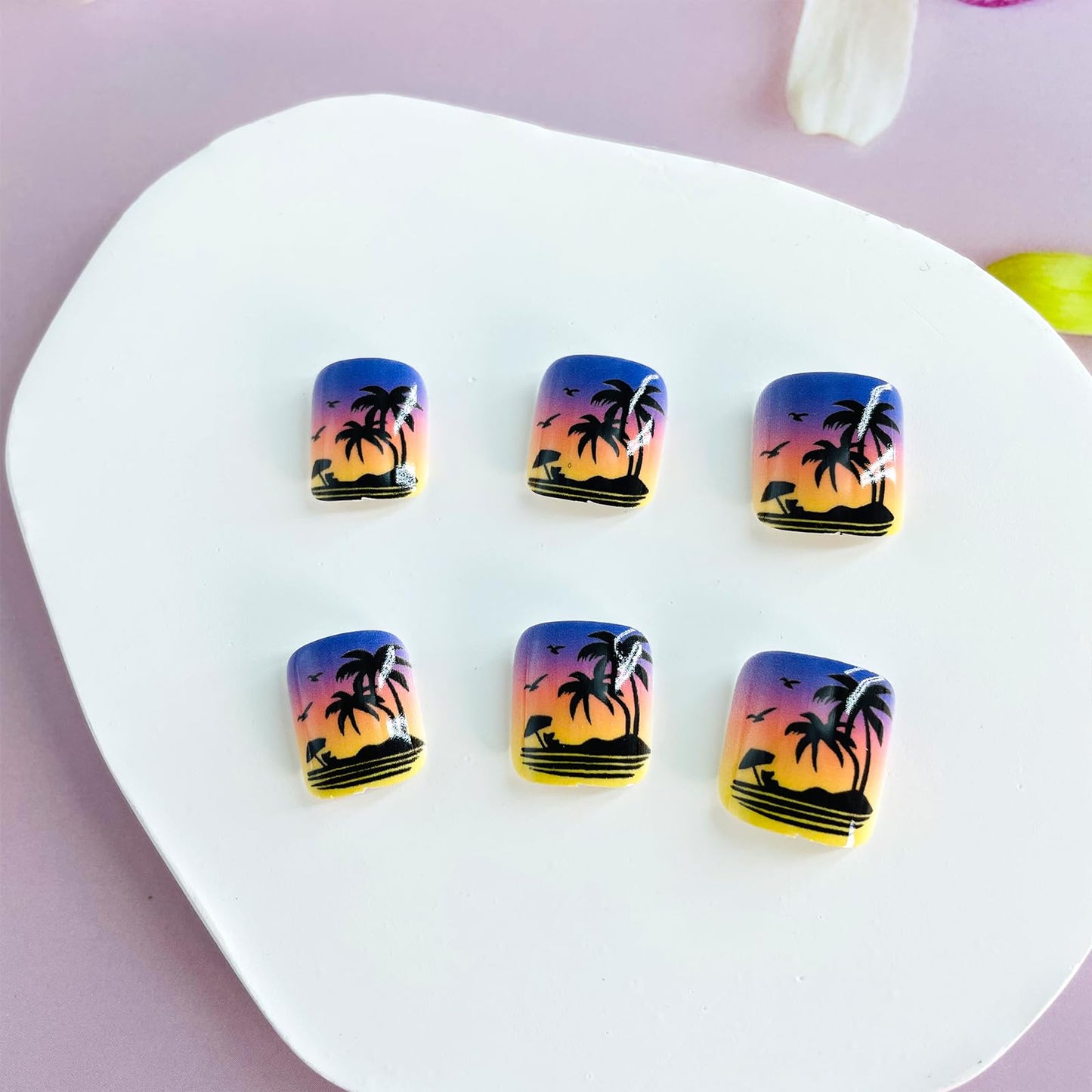 24Pcs Summer Beach Press on Toenails Short Fake Toe Nails with Coconut Tree Sunset Designs Acrylic Toe Nail Press ons Glossy Black False Toenails Reusable Glue on Toe Nails for Women