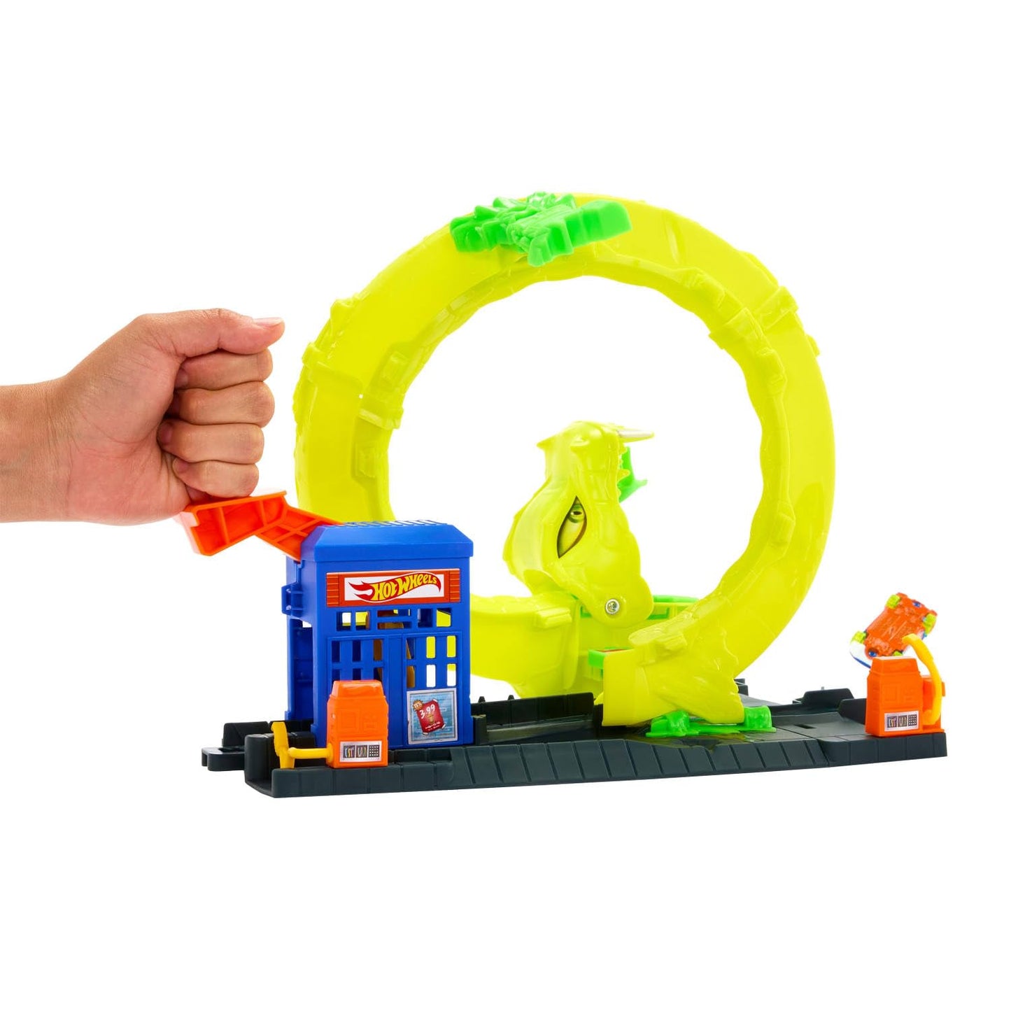 Hot Wheels Toy Car Track Set, Snake Gas Station Playset with 1:64 Scale Die-Cast Vehicle, 2 Ways to Play, Corkscrew Loop & Speed Snap Track