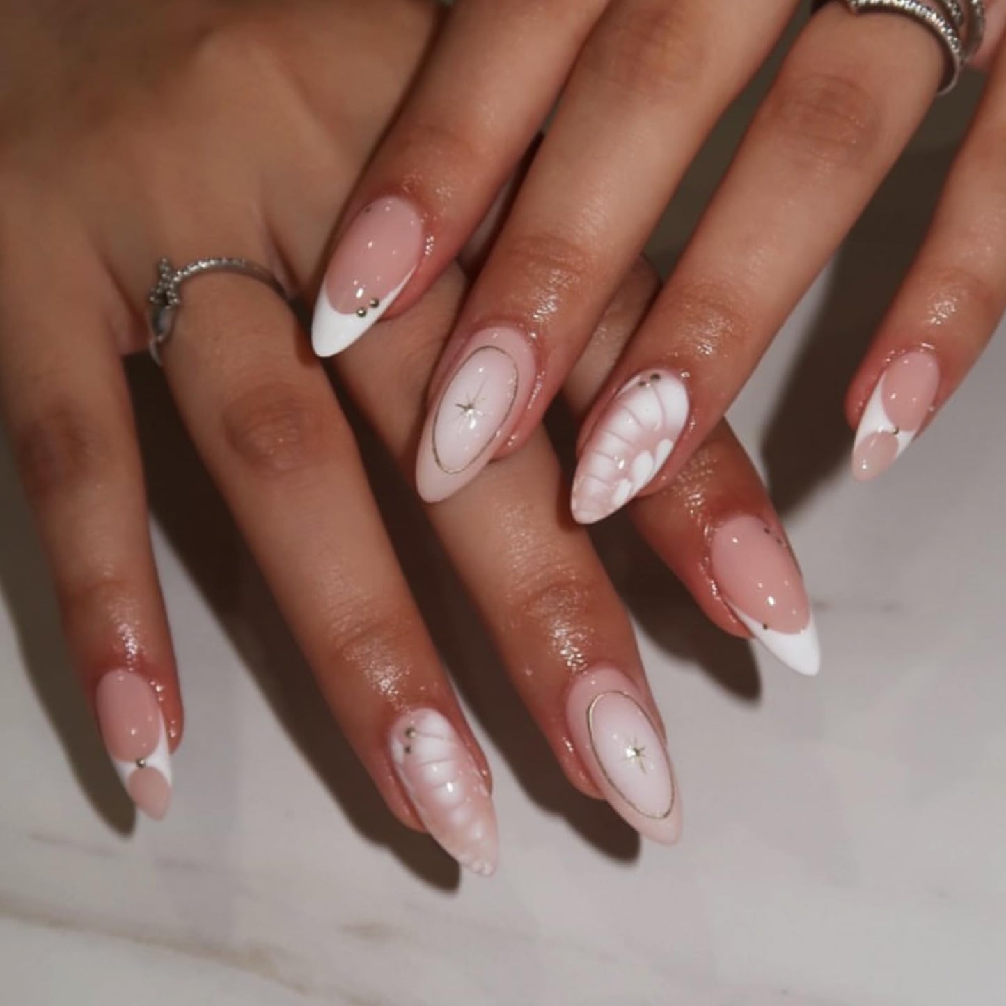IMRAIN Medium Almond Press on Nails French Tips Fake Nails with Crocodile Print Designs Nude White Ombre Glossy Glue on Nails Acrylic Full Cover Golden Star Stick on False Nails for Women Girls