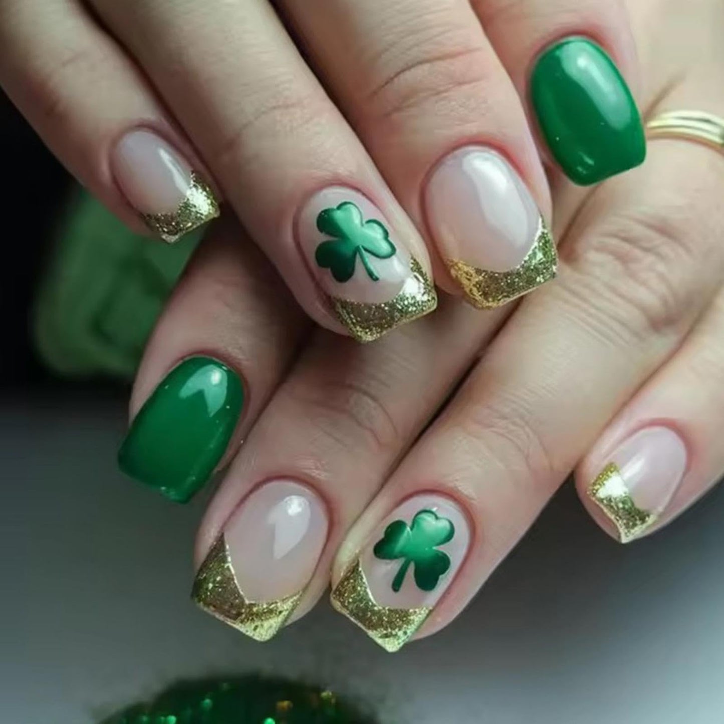 St Patricks Day Press on Nails Short Square Fake Nails with Shamrock Clover Design Glossy Green Glue on Nails Gold Glitter French Tips Nails Press ons Spring Acrylic Nails for Women Manicure 24Pcs