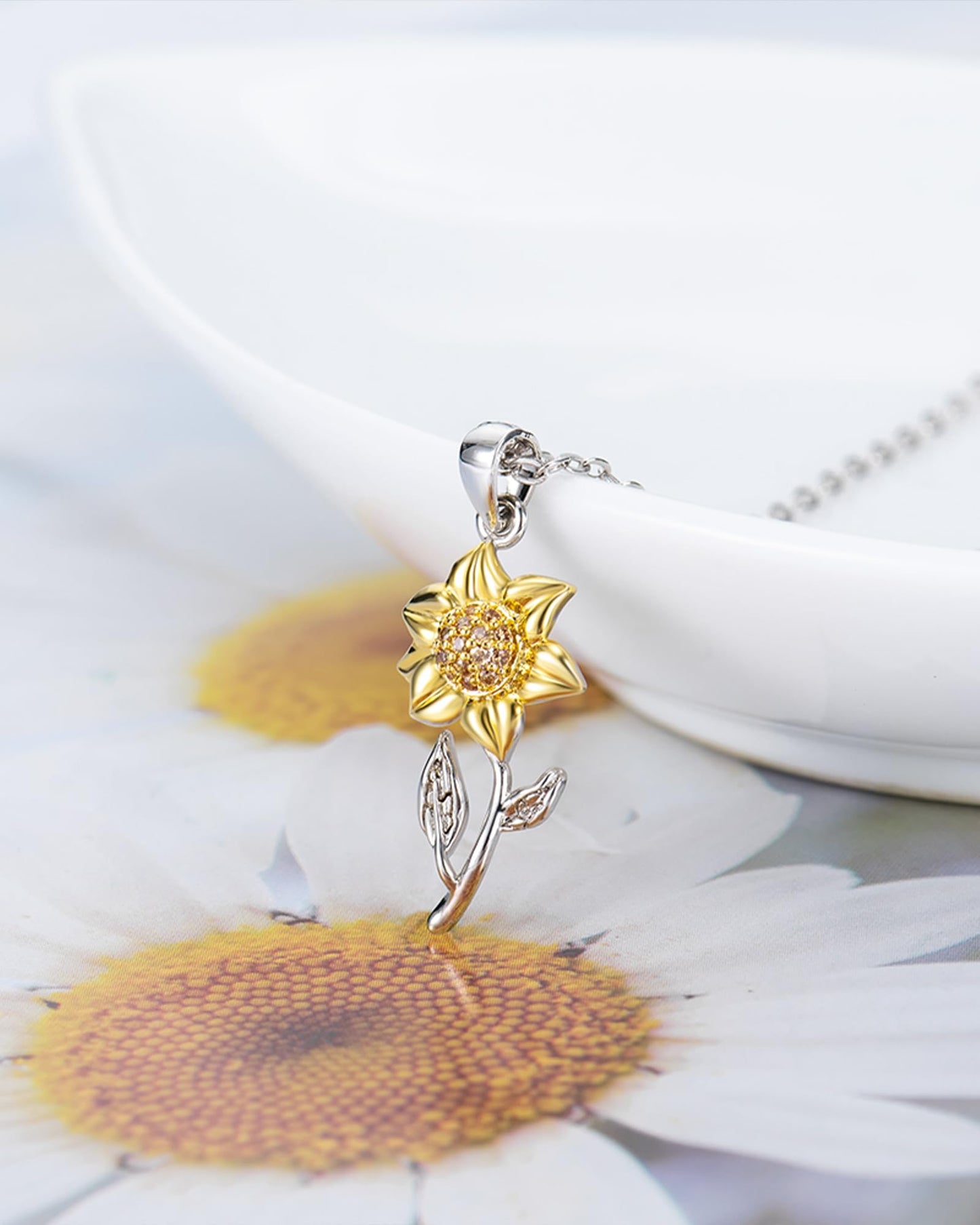 Tarsus Sunflower Gifts for Women, Sunflower Necklace Jewelry for Women Teenage Teen Girls Gifts Birthday Ideas 12 13 14 15 16 17 18 Year Old Girls Jewelry Inspirational Necklace