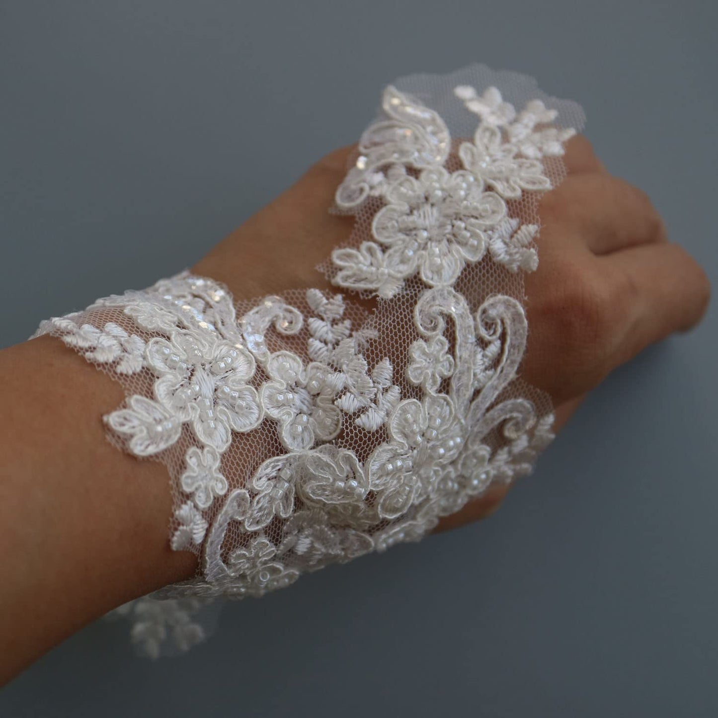 G-RUI 6cm*2yards Ivory White Luxury Beaded Embroidery Flower lace Appliques for Wedding Dresses Rhinestone Applique Patches Embroidery lace parches ropa (Off White Color)…