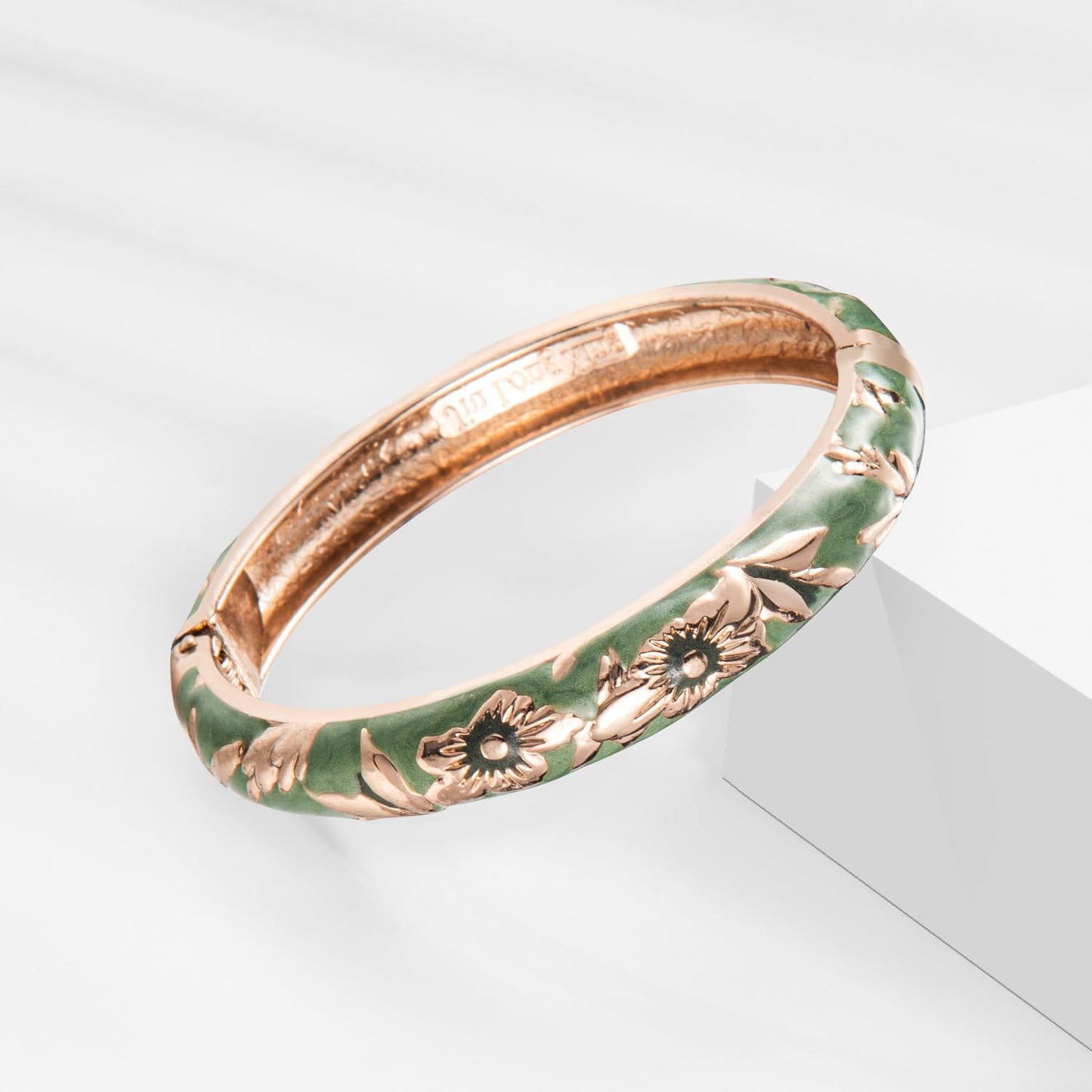 UJOY Vintage Cloisonne Jewelry Bracelet Gold Plated Handmade Bead Rhinestones Enamel Spring Cuff Bangles 2 Pcs Set for Womens Gift 7735-55A103 green