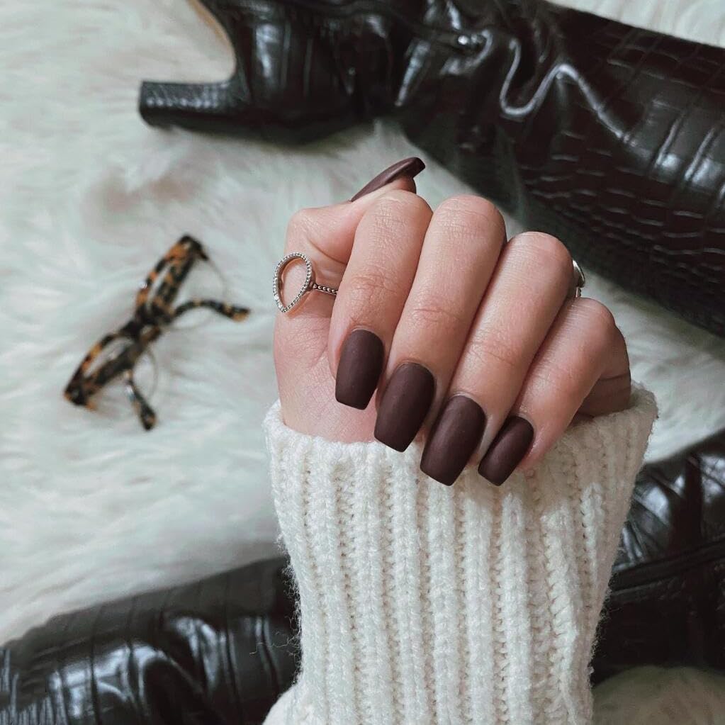 KQueenest Matte Dark brown Press on Nails Short Medium Square Glue on Nails Set Solid Color Fake Nails Short Coffin Acrylic Nails Press on Gel Nails for Women Fall Winter in 24 Pcs