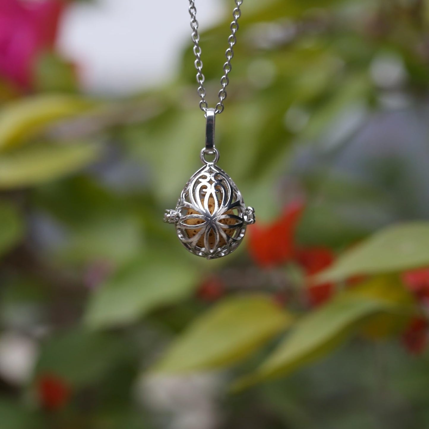 2 PCS Aromatherapy Essential Oil Diffuser Necklace Hollow Ball and Colored Lava Stone Pendant Necklace for Women