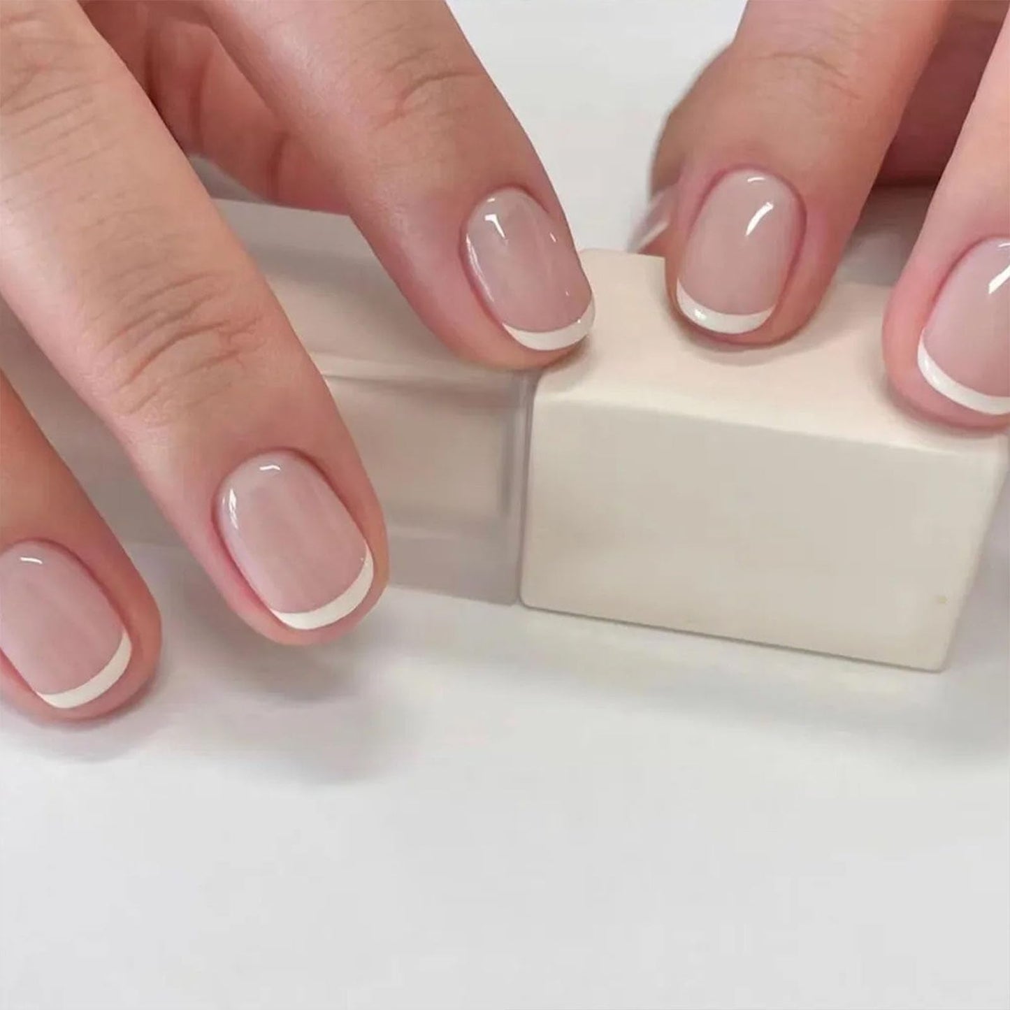 White French Tip Press on Nails Short Square Fake Nails Press ons Simple Style Acrylic Nails Full Cover Reusable Glossy False Nails Artificial Stick Glue on Nails for Women 24 Pcs
