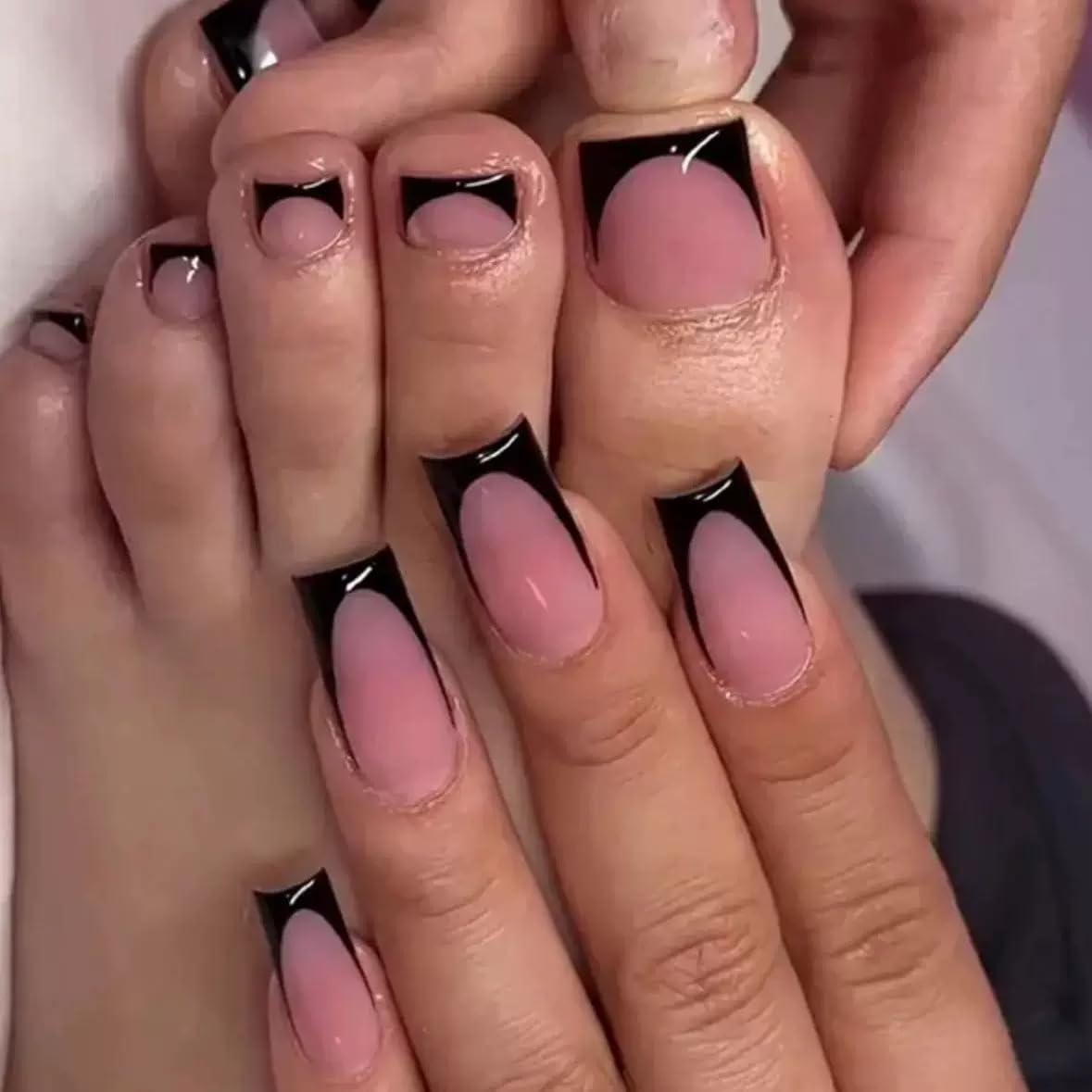 CTTHNBD Medium Press on Nails & Square Press on Toenails Set, Black French Tip Fake Nails Kit - for Women Manicure 48 Pcs