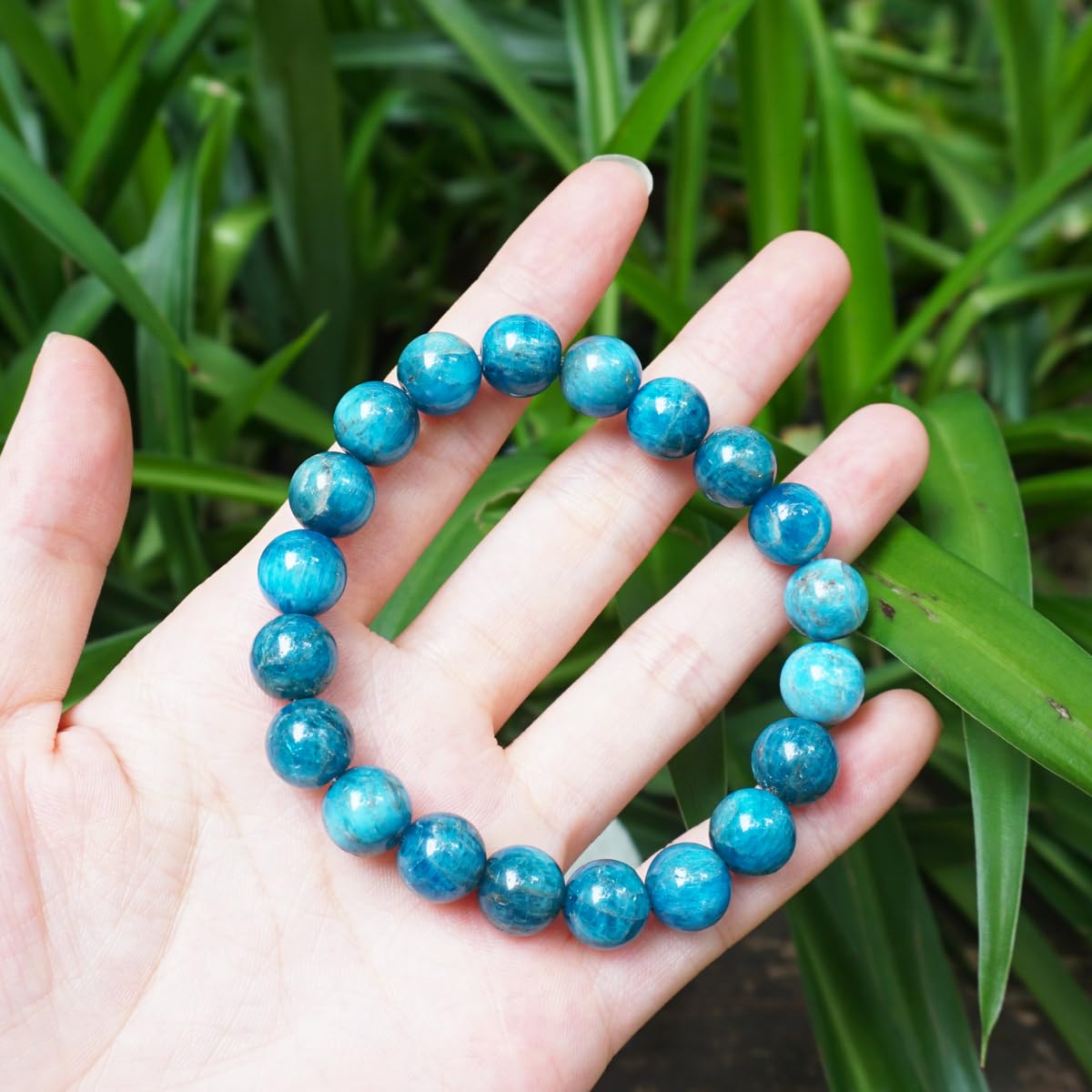 10MM Blue Apatite Bracelet for Unisex | Natural Third Eye & Throat Chakra Crystal Stone for Future, Feng Shui, Meditation, Divination, Amulets | Anxiety Stress Relief | Emotional Control