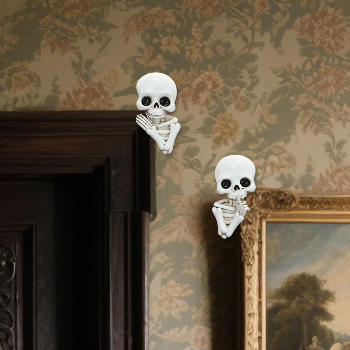 JARPSIRY Set of 2 Funny Keep Quiet Skeleton Statue Window Peeker Door Corner Decor, Horror Resin Skull Figurines Gothic Wall Sculpture Spooky Home Halloween Decorations
