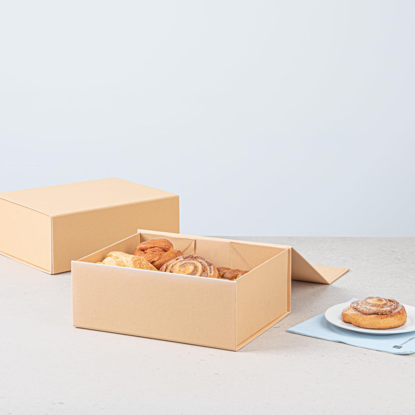 Restaurantware 10.5 x 8 x 4 In Magnetic Gift Boxes, 10 Sturdy Collapsible Gift Boxes - For Groomsman & Bridesmaid Proposals, Built-In Lid, Kraft Paper Luxury Storage Boxes, Food Safe, Grease-Resistant