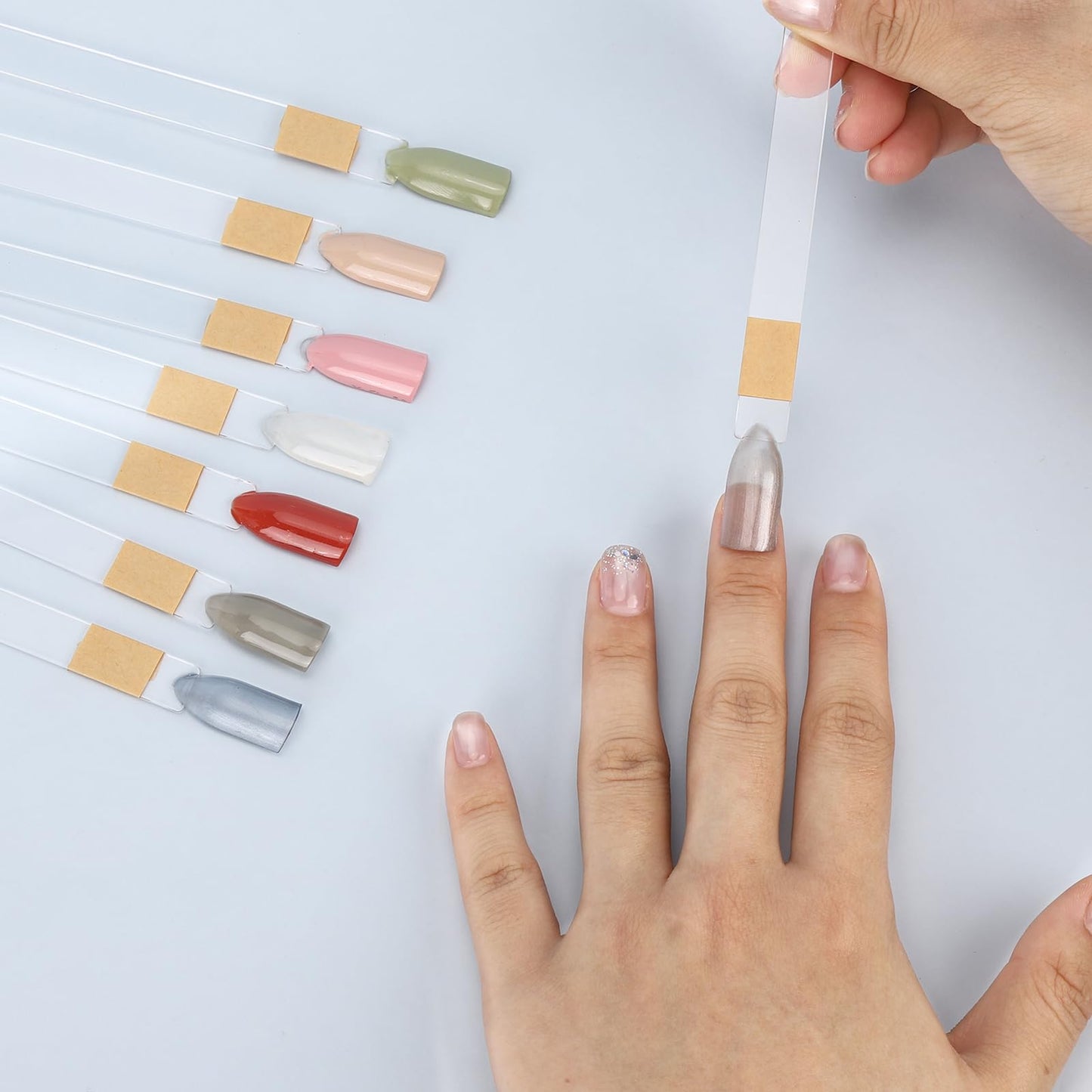 400Pcs Nail Swatch Sticks with Ring and Label Sticker，Fan-Shaped Nail Polish Swatch Stick for Nail Practice Color Display，Clear