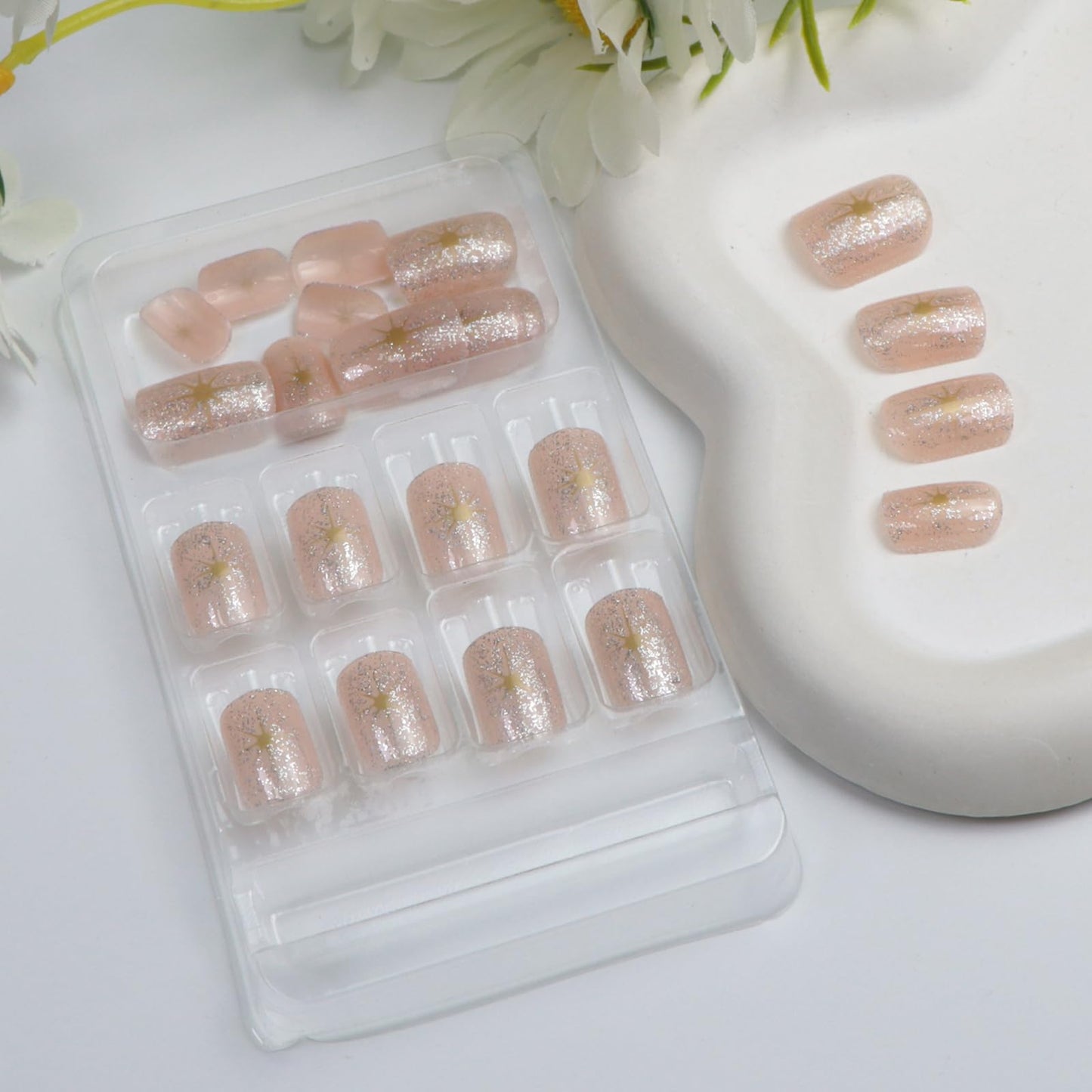 Short Press on Nails Square Fake Nails Nude Acrylic Nails Press ons with Gold Stars Design Glitter Artificial Stick on Nail for Women 24Pcs