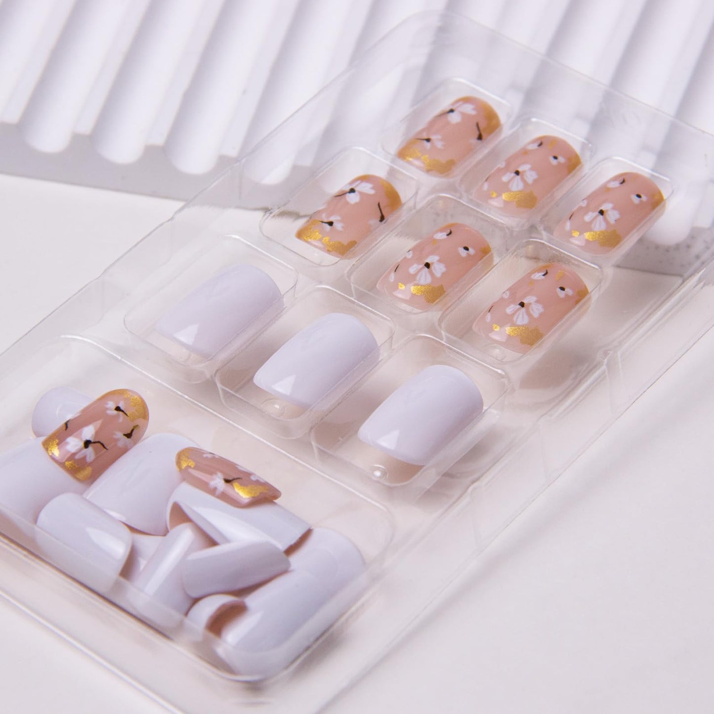 Black Press on Nails Short Square Fake Nails Gold Flowers Leaf False Nails Gold Foil Designs Artificial Acrylic Nails Glossy Glue on Nails Press ons for Women Girls Manicure Art 24Pcs