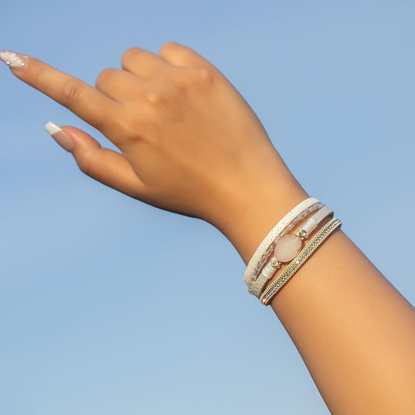 FANCY SHINY Boho Leather Wrap Bracelet Stackable Chunky Crystal Cuff Bracelets with Magnetic Clasp Cowboy Cowgirl Western Summer Beach Outfits Jewelry Gifts for Women (7.7", White)