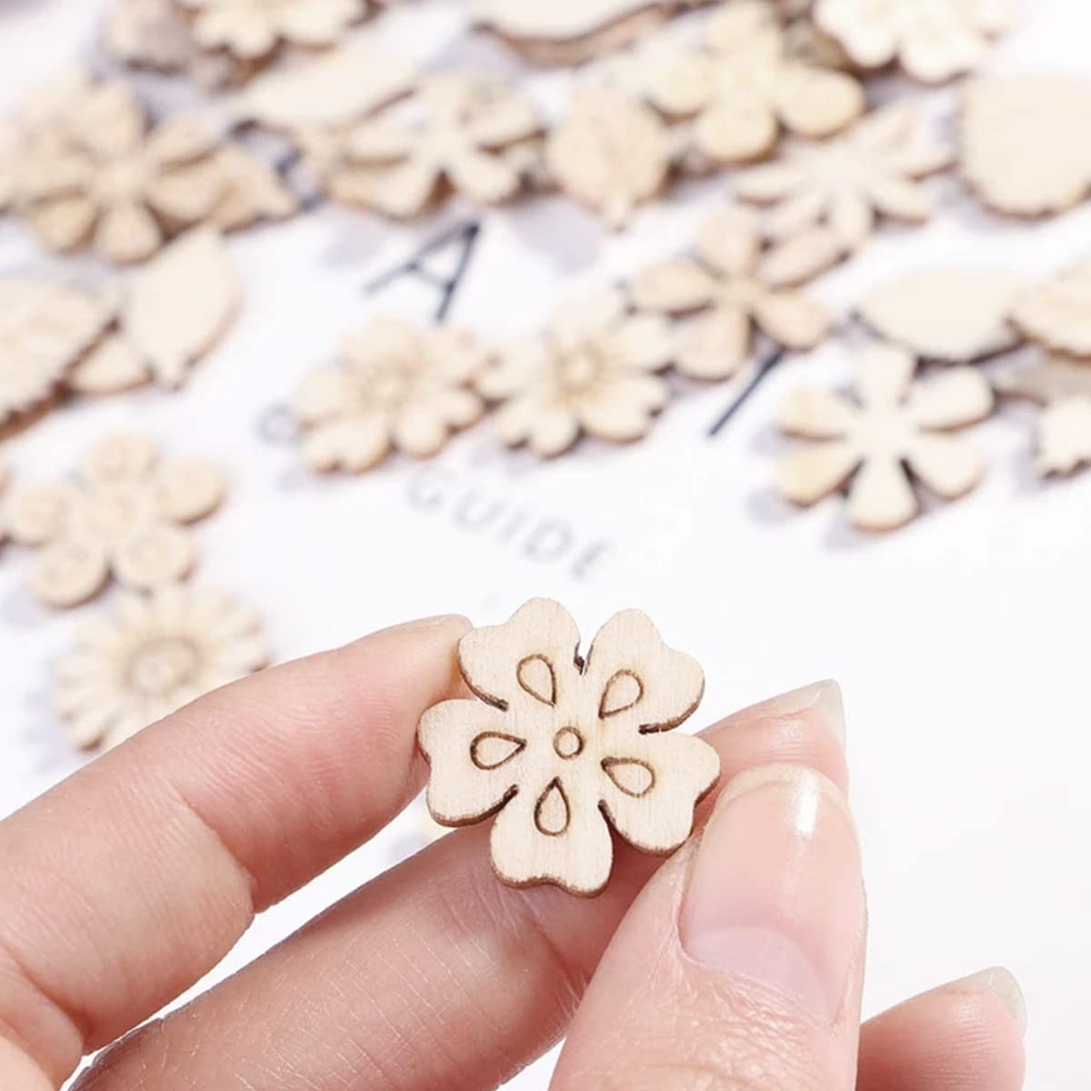 300 Pcs Wooden Embellishments Mixed Flower Leaf Pattern Wooden Scrapbooking DIY Handmade Crafts Children DIY Graffiti Home Decor