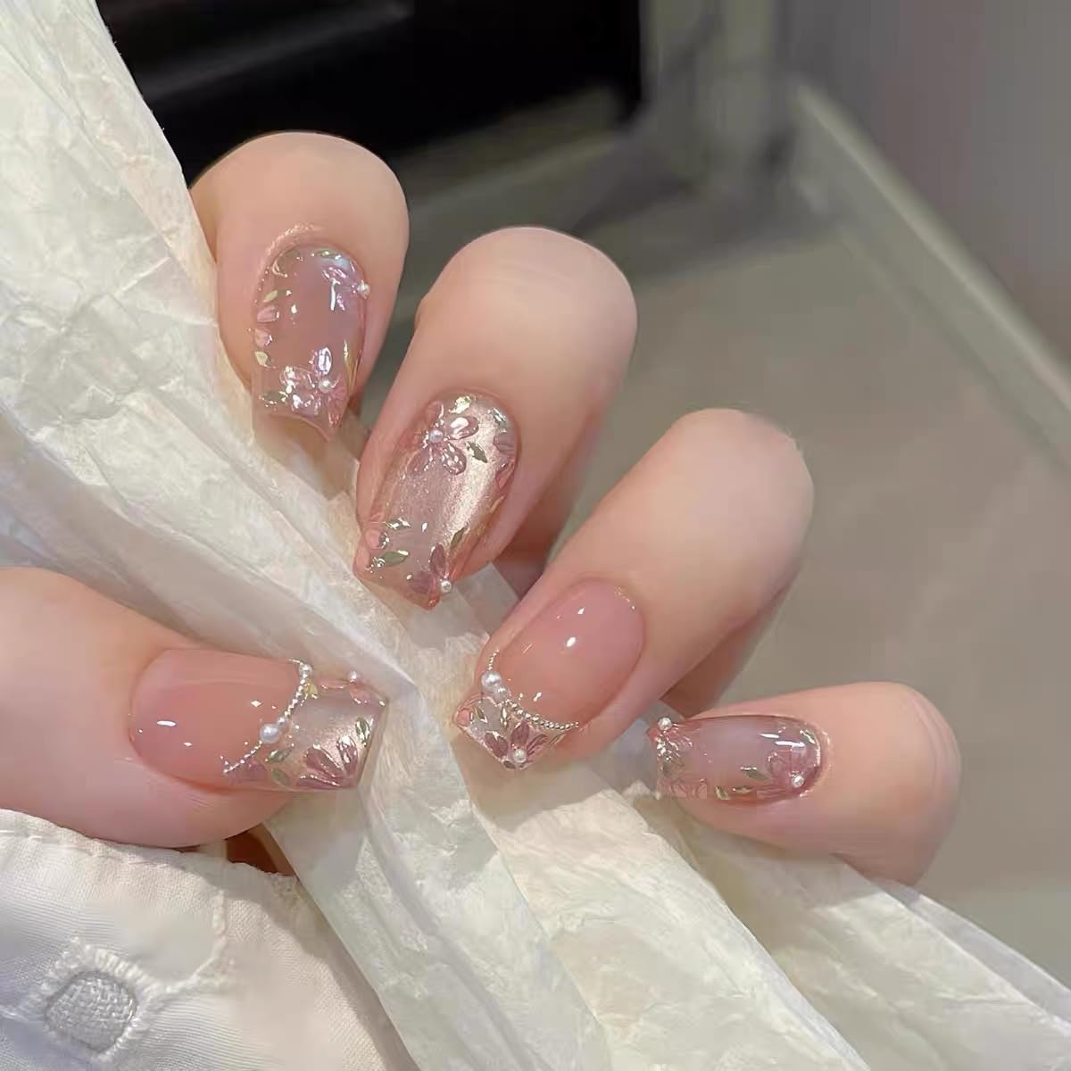 [GLORS] Medium Ballerina Press On Nails, Nude Pink with Rose Gold Foil and Pearl Accents, 10 Pieces (Small, MB)