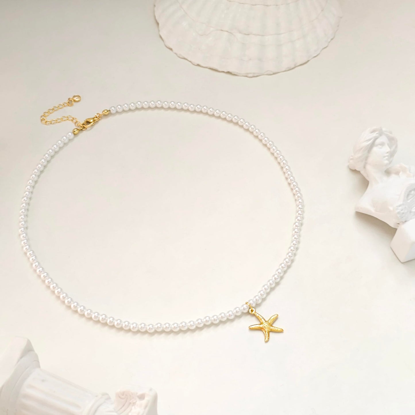 Zeffy Starfish Pearl Necklace for Women, 4MM Dainty Pearl Choker Necklace Summer Beach Jewelry Wedding Simple Bridesmaid Jewelry Gifts