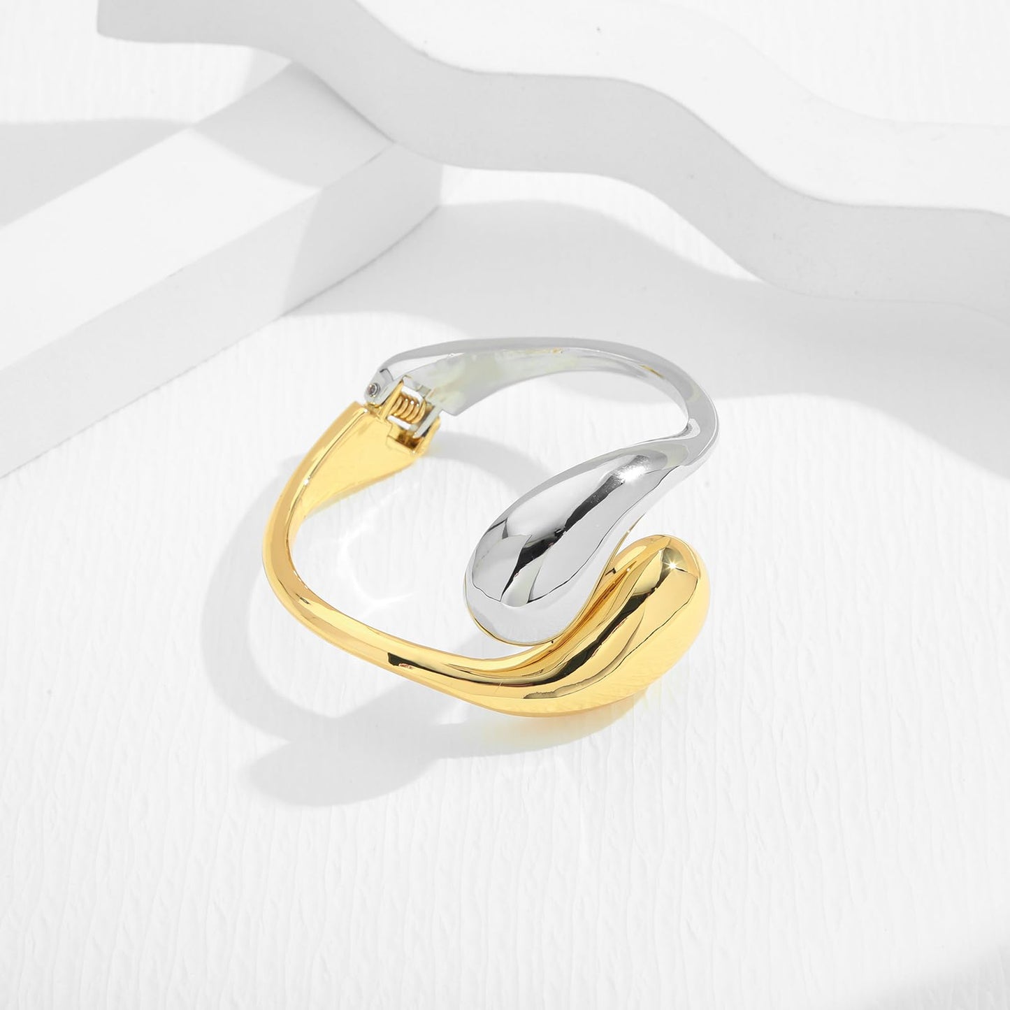ENSKEFEN Two Tone Teardrop Cuff Bracelets for Women Gold and Silver Chunky Hinged Waterdrop Bangle Bracelets Thick Cuff Bangles Bypass Bracelet Mixed Metal Arm Cuff Bracelet