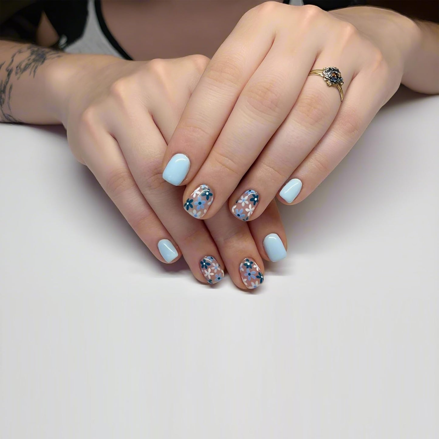 Tyuimhx Blue Flowers Press on Nails Square Short Fake Nails Spring Light Blue False Nail Glossy Full Cover Stick on Nail for Women 24Pcs