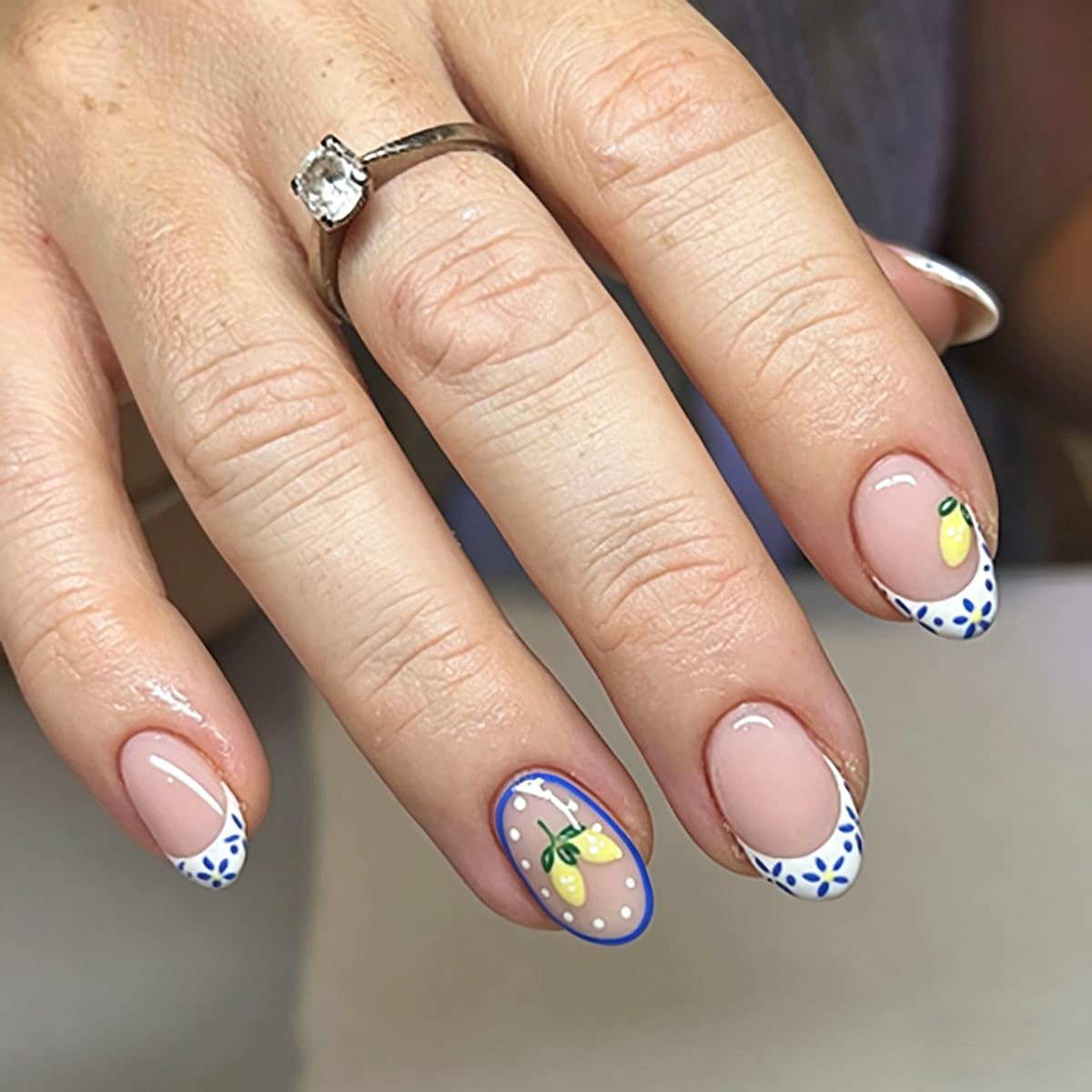 French Tip Press on Nails Short Oval Fake Nails with Fruit Floral Design Glossy Cute Nails Summer Beach Nails Press ons Artificial Full Cover Glue on Nails for Women Girls Kit 24Pcs