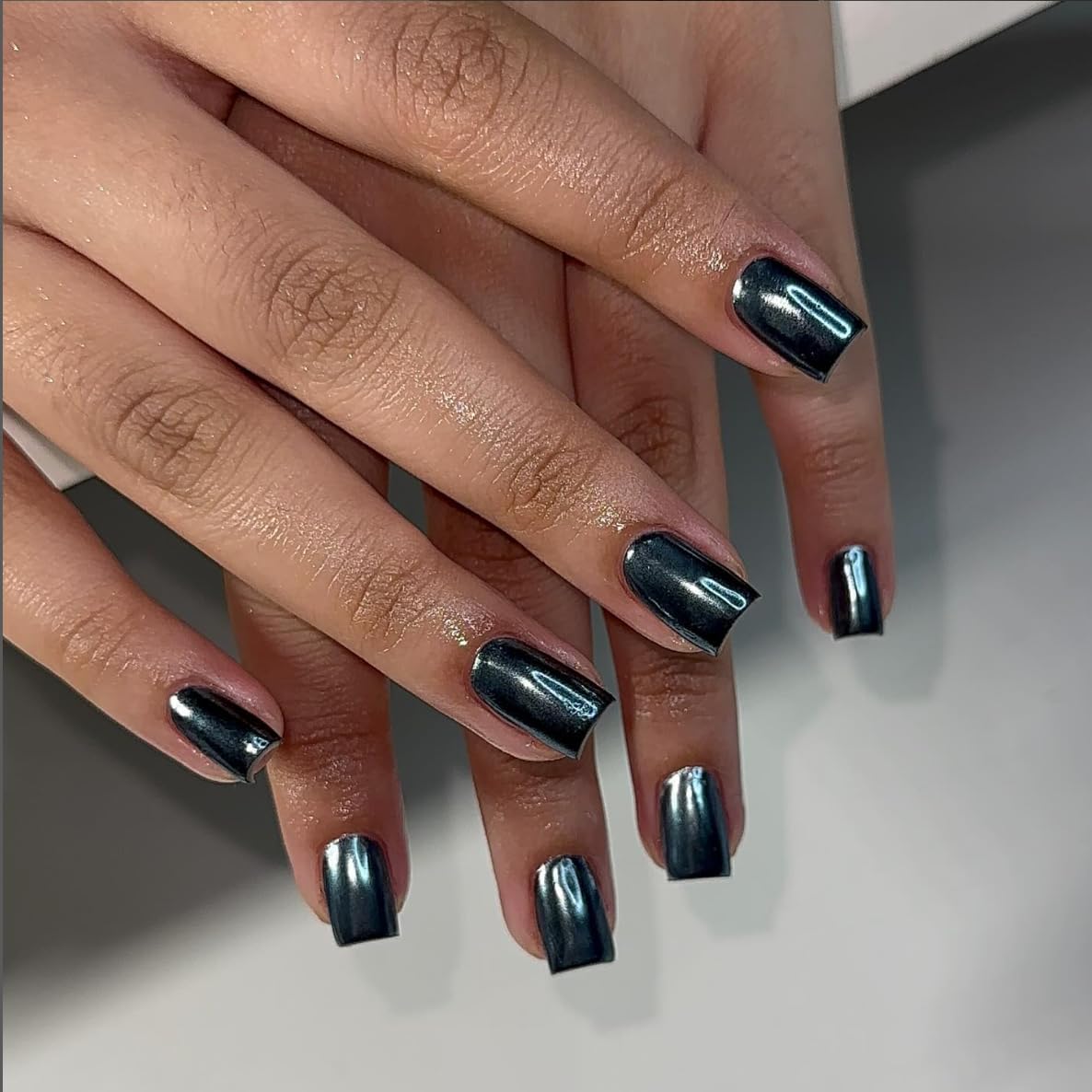 KQueenest Black Chrome Square Press on Nails Short, Mirror Metallic False Acrylic Nails Press Ons, Glitter Fake Nails Short Coffin, Bling Stick on Nails for Women in 24 Pcs