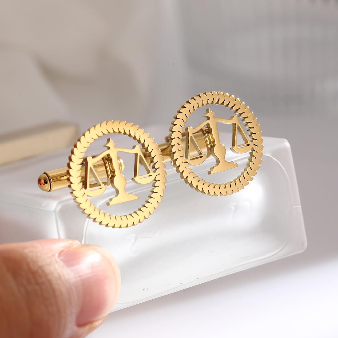 Metal Balance Badges Suit Brooch Libra Scales Brooches For Men (silver cuff-link)