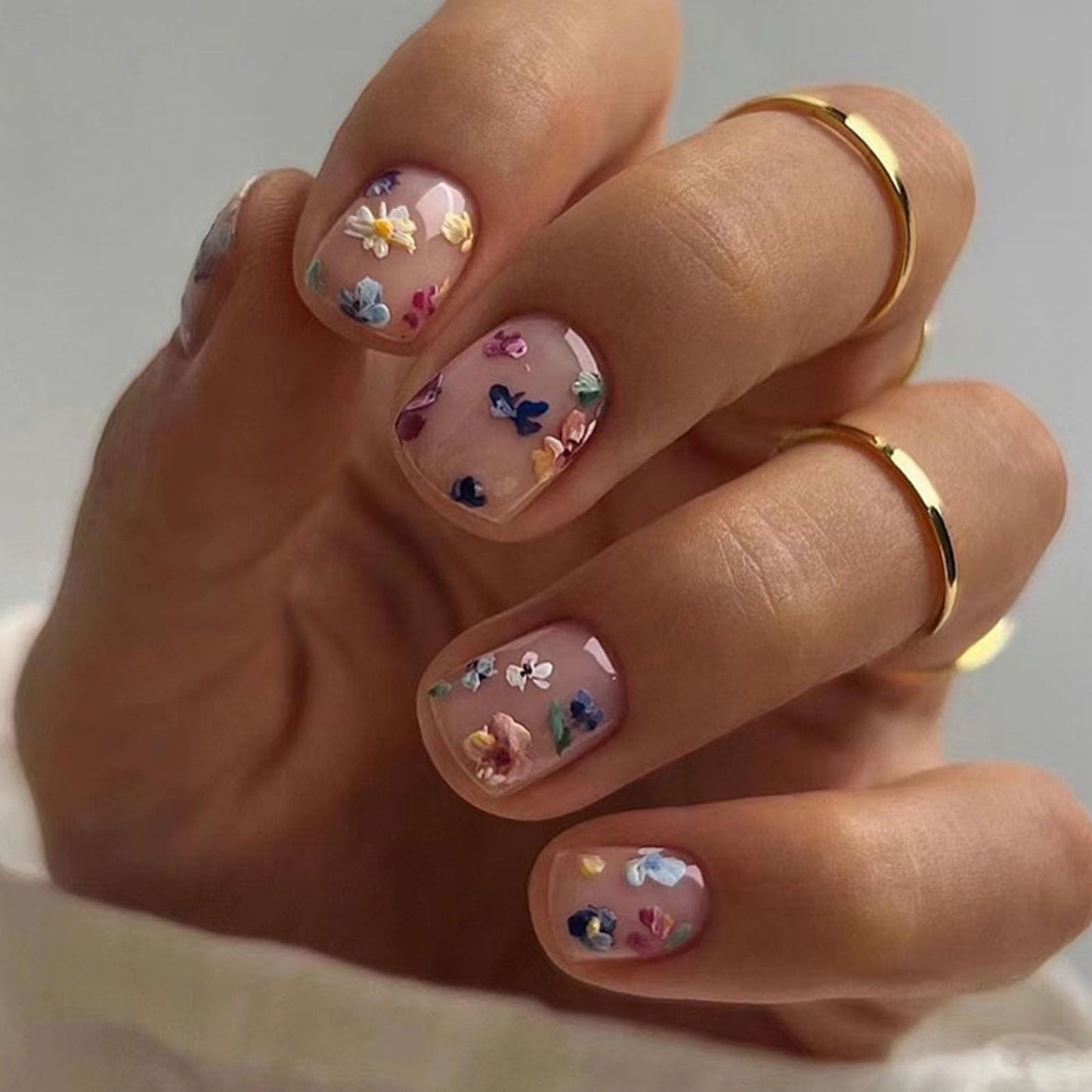 Spring Press on Nails Short Square Fake Nails Nude Nails Press ons Glossy Glue on Nails Cute Acrylic Nails Summer False Nails with Flower Designs Artificial Stick on Nails for Women 24Pcs