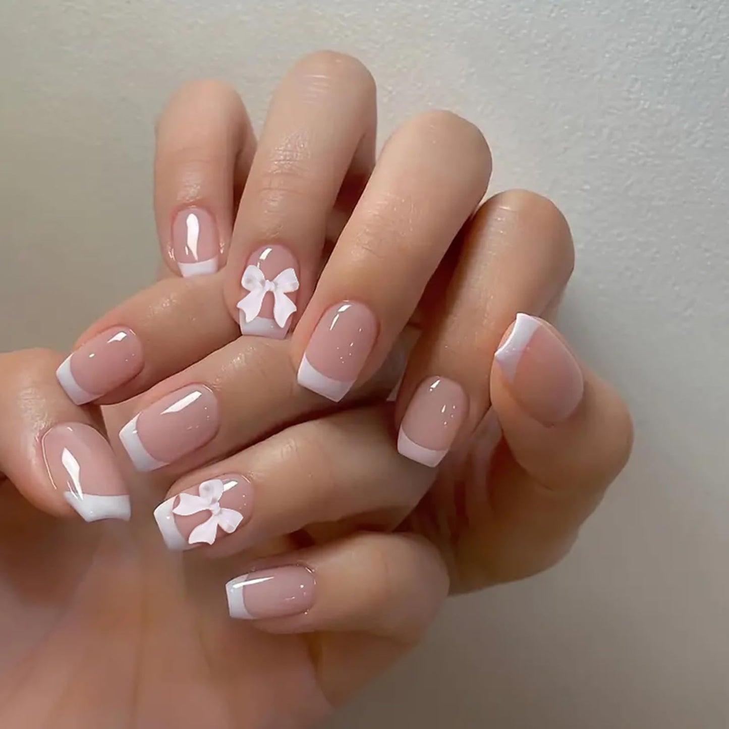 Press on Nails Short Square MABKJLF White French Tip Fake Nails False Nails with Designs Bow Charm Glossy Glue on Nails Stick on Nails Acrylic Nails for Women Girls 24 Pcs