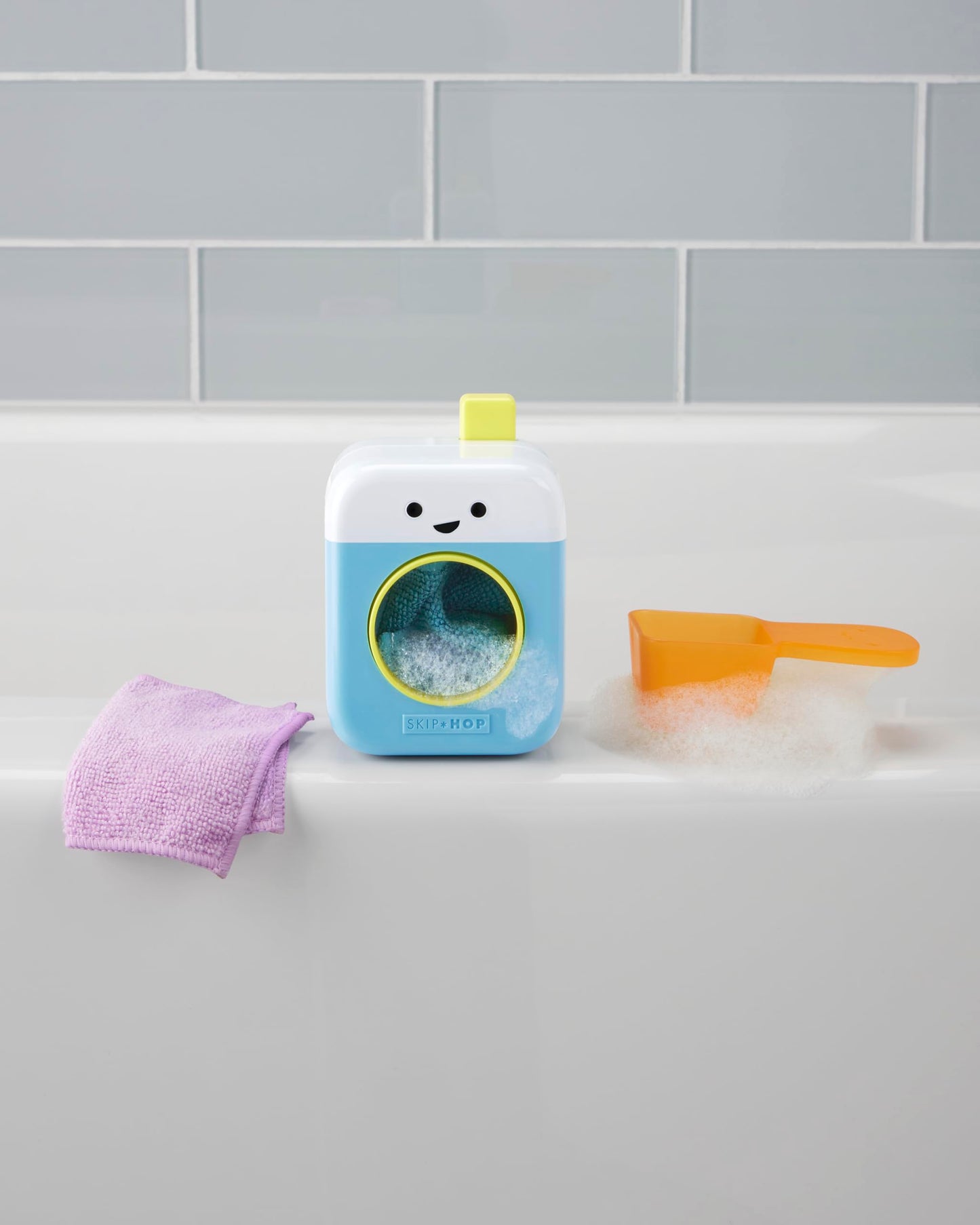 Skip Hop Baby Bath Toy Fresh & Clean Spin Cycle 4-Piece Laundry Pretend Play Set and Bathtub Sensory Development Toy Age 12m+
