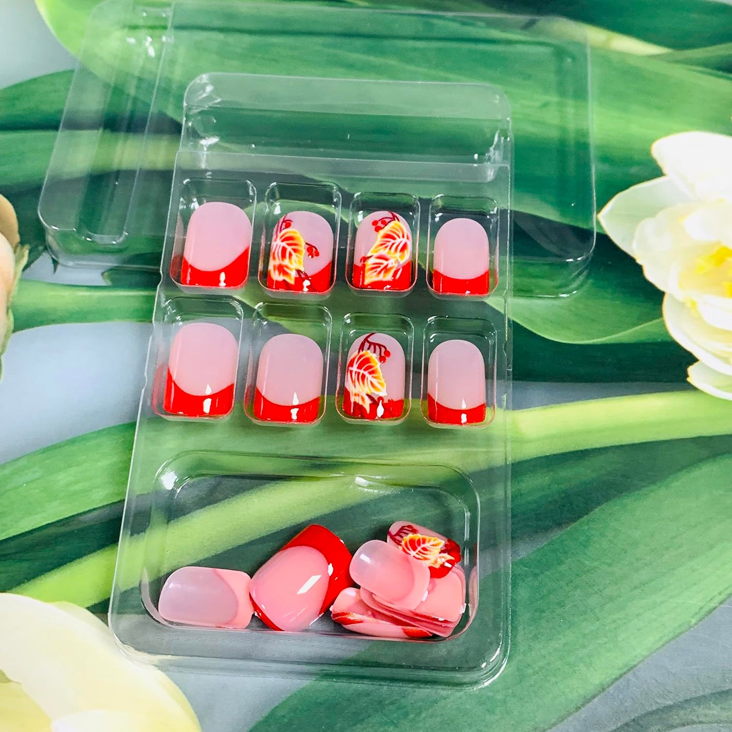 EYZOTSF Thanksgiving Press on Short Square Nails Acrylic Fall False Nails with Maple Leaf Designs Artificial Autumn Leaves Square Fake Nails Holiday Glue Stick ons Fingernails for Women(JB909)
