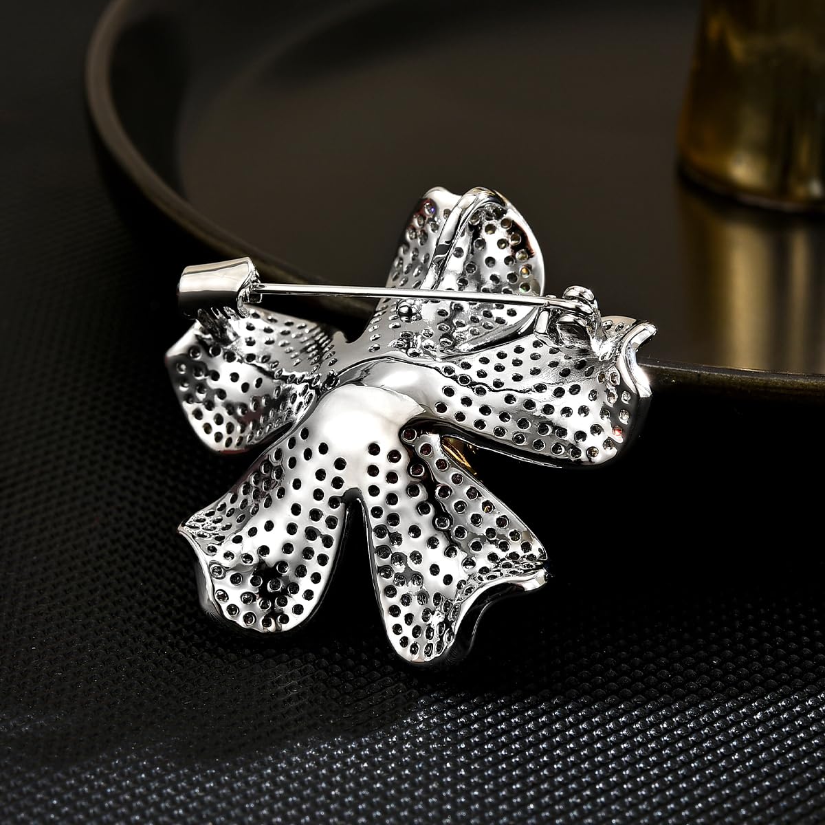 EMEGCY Lily Brooch for Women Rhinestone Lily Brooch Pin 18k Gold Plated Lily Pin Jewelry for Mom Wife Lily Pins