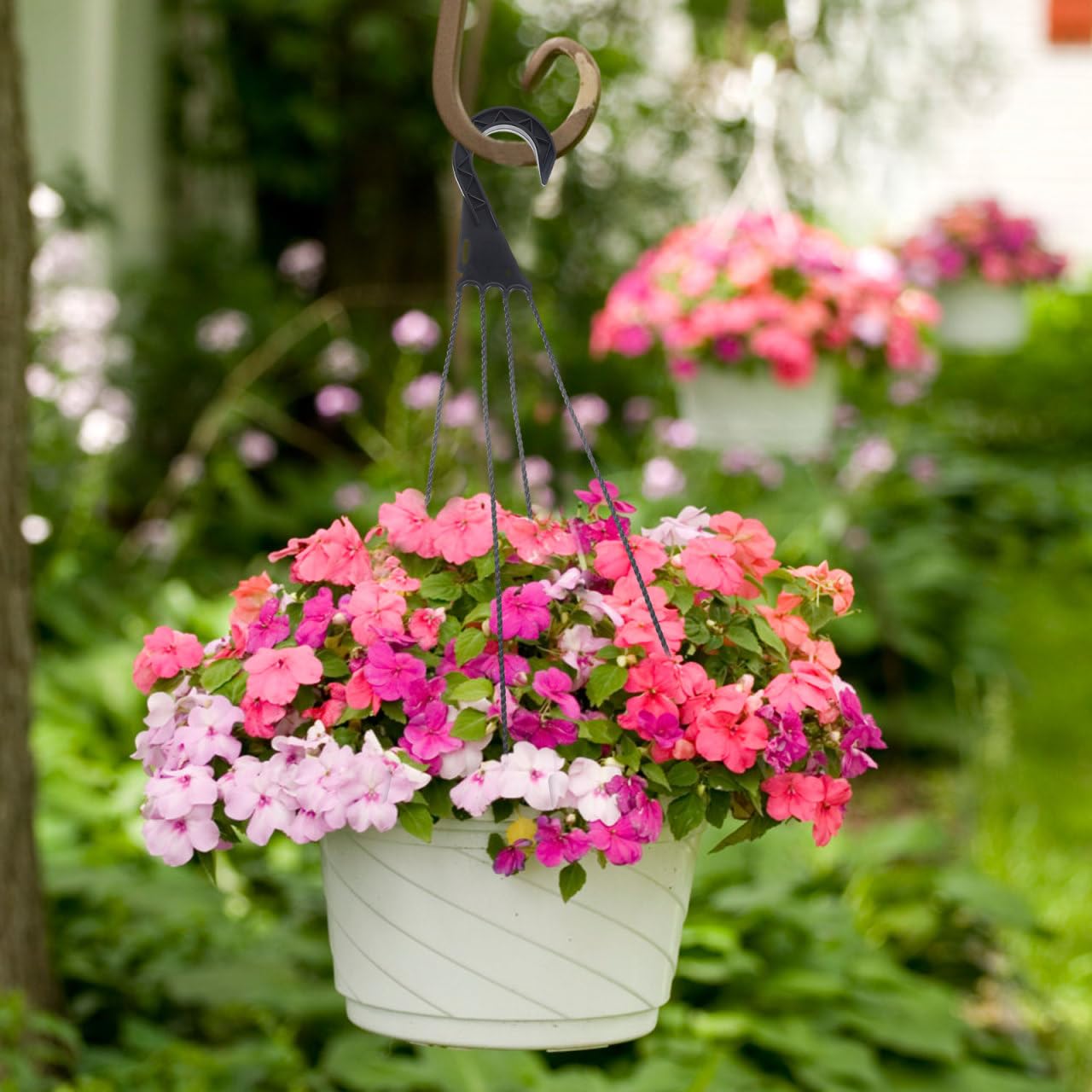 Toddmomy Hanging Basket Hooks 5-Pack Plastic Flower Pot Hangers for Outdoor Balcony Patio Planter Holder with Easy Installation