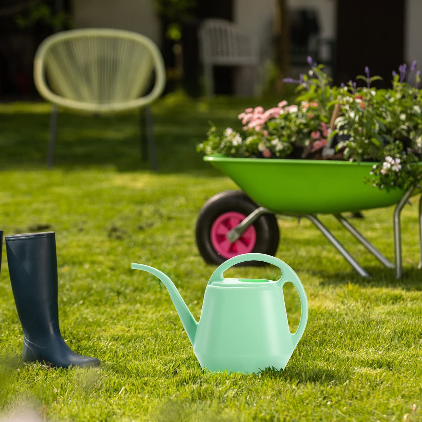 Fasmov Plastic Watering Can, 1-Gallon, Pine Green