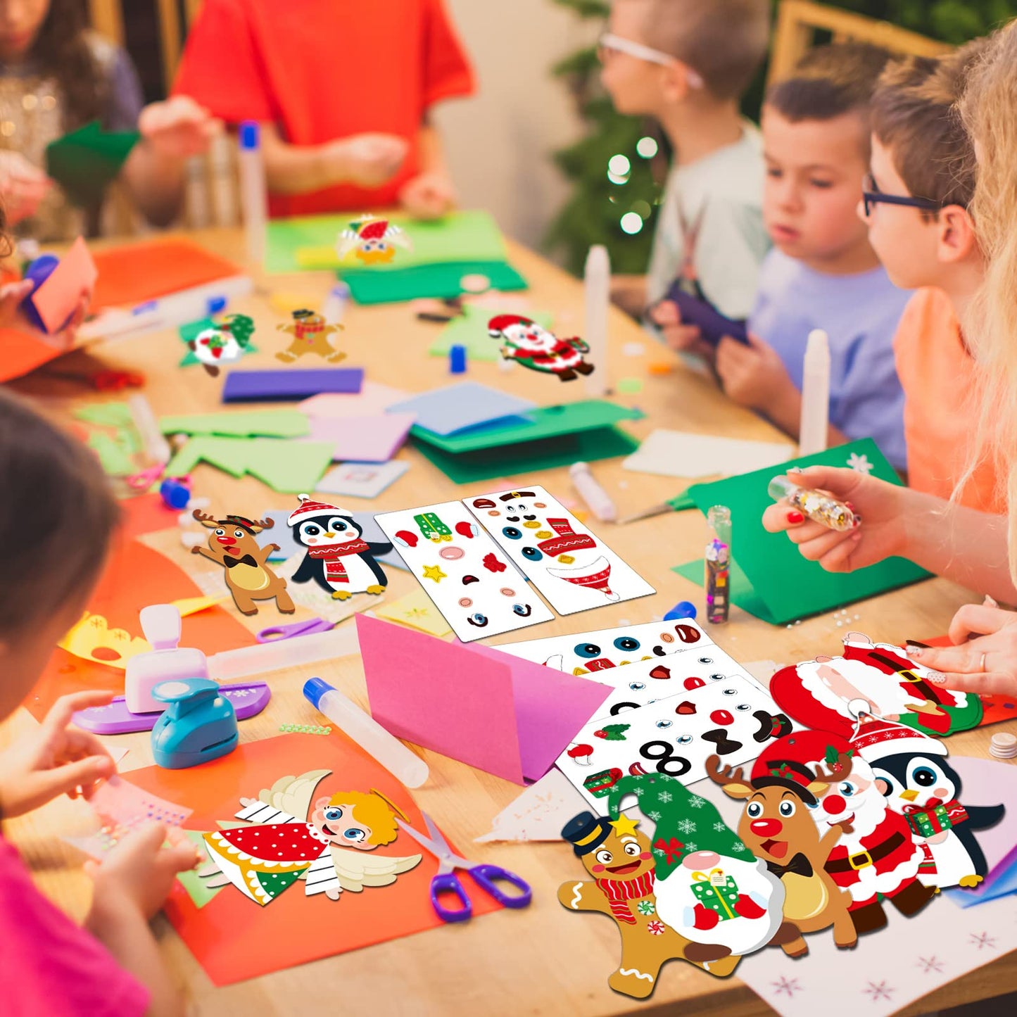 chiazllta 384 Pcs Christmas Craft Kits Christmas DIY Sticker Game Craft Ornament Make Your Own Reindeer Santa Snowman Elf Art Craft Projects for Home Activities, 48 Sets in Total