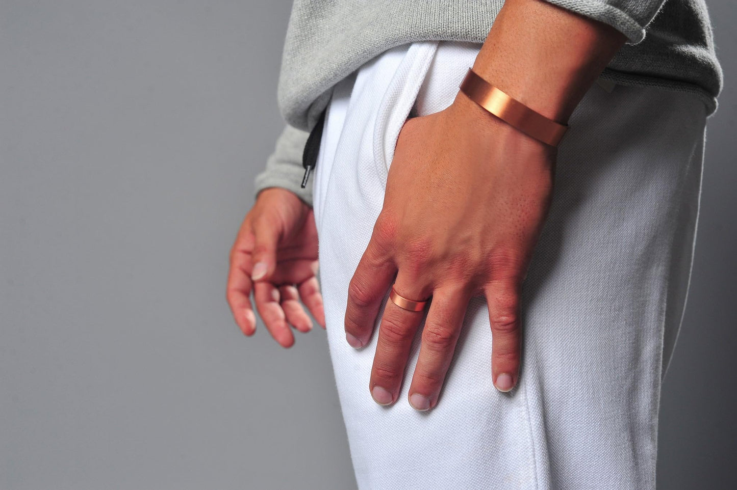 Earth Therapy - Elegant Women or Men's Ring Band in Solid Copper | Magnetic Therapy Ring (1)