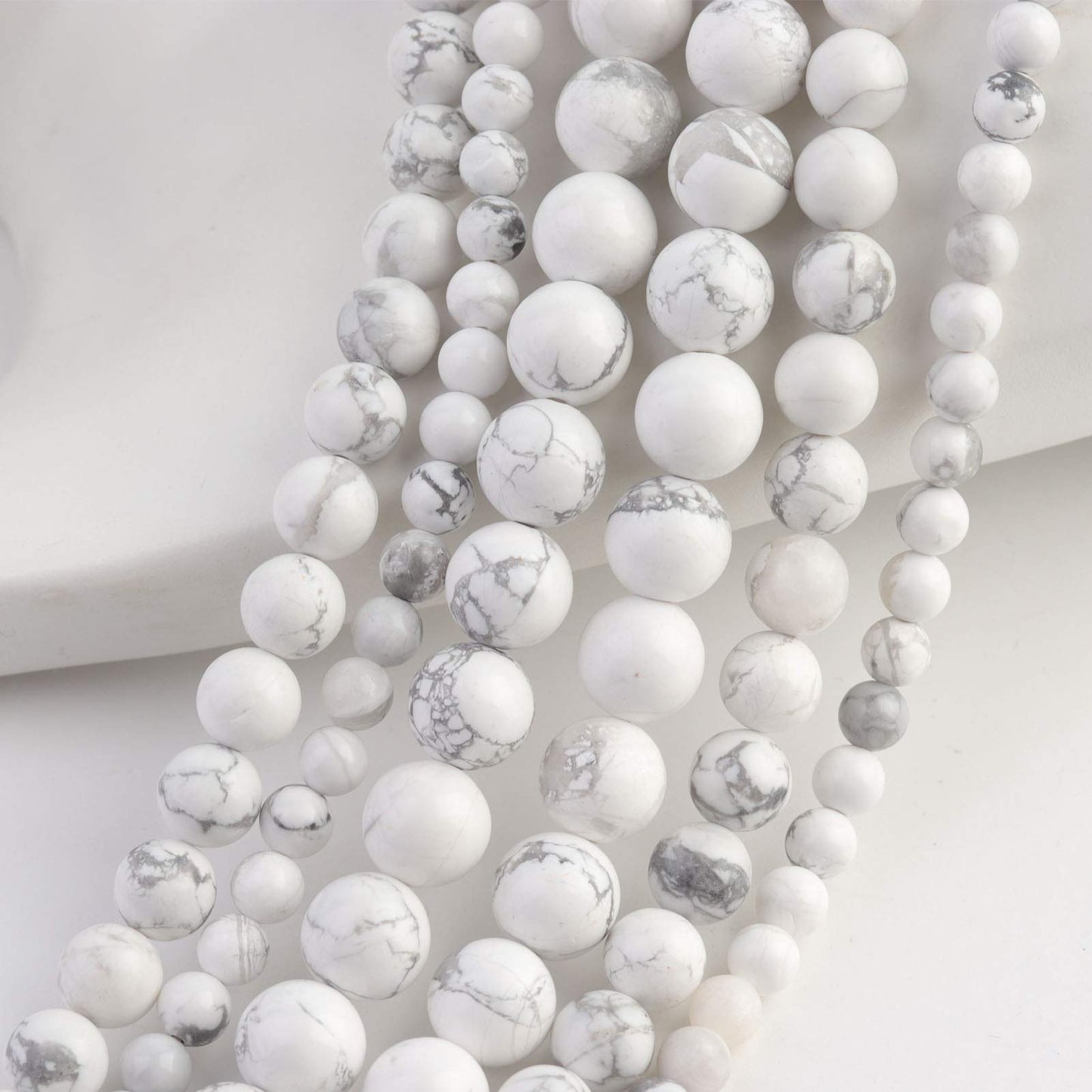 Filluck Natural Stone Beads 8mm White Howlite Turquoises Polished Round Smooth Gemstone Beads for Jewelry Making 15 Inch(White Howlite Turquoises,8mm)