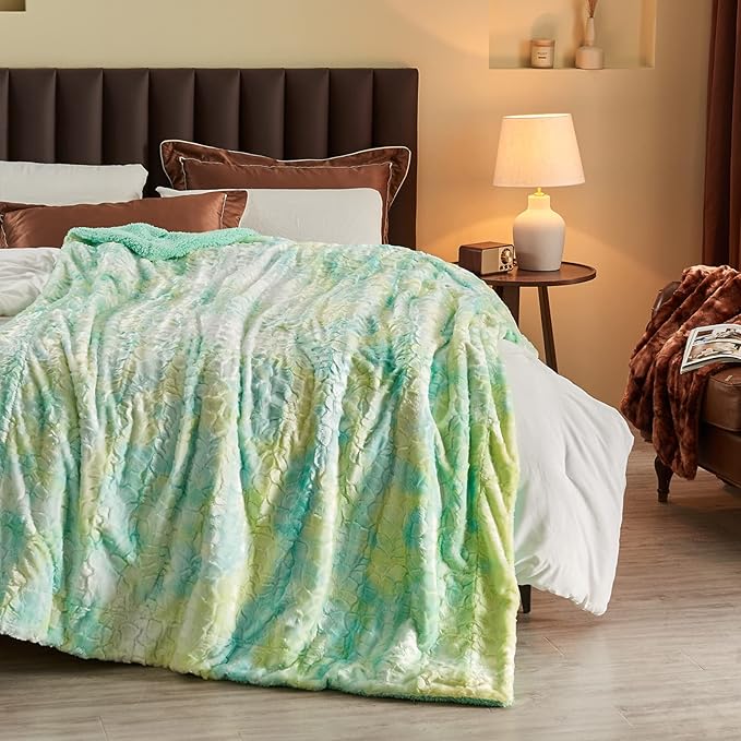 NEWCOSPLAY Super Soft Faux Fur Blanket Twin Size Multi Green Sherpa Fuzzy Plush Warm Blanket for Sofa Bed (Multi Green, Twin(60"x80"))
