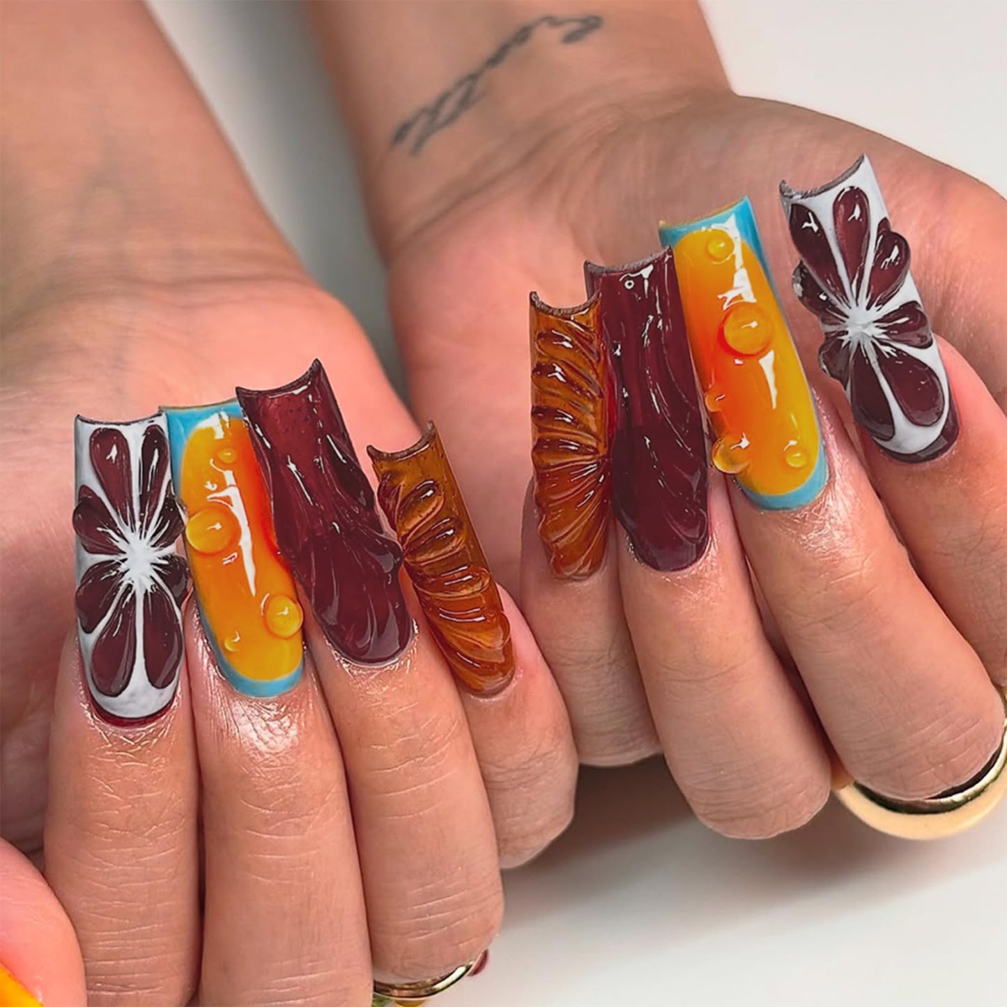 Long Press on Nails Square Fake Nails Brown Artificial Nail Orange Spring and Summer Designs Sparkly Stick on Nail for Women 24pcs