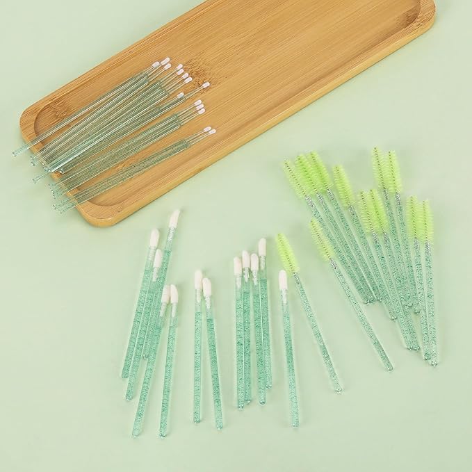 600 PCS Eyelash Extension Supplies Kit, 200 Spoolies Mascara Wands Disposable 200 Lip Brushes 200 Micro Swabs Green Eyelash Brushes Makeup Applicator Tool