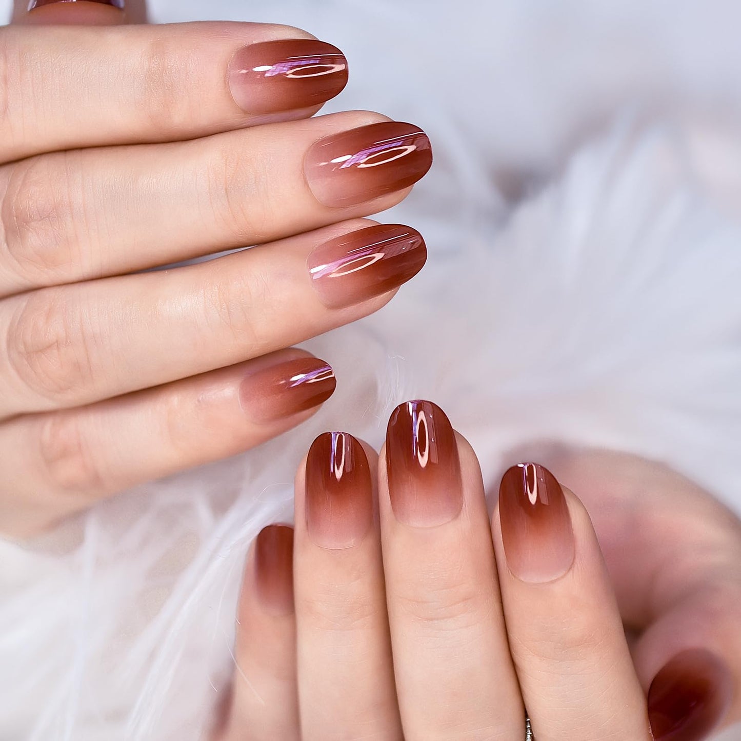 IKISKT Press On Nails - Brownish Red Tips | White Clear Gradient l UV Medium-short Round Shape False Fake Nails, Reusable Summer Glue | 10 Sizes - 24 Nail Kit