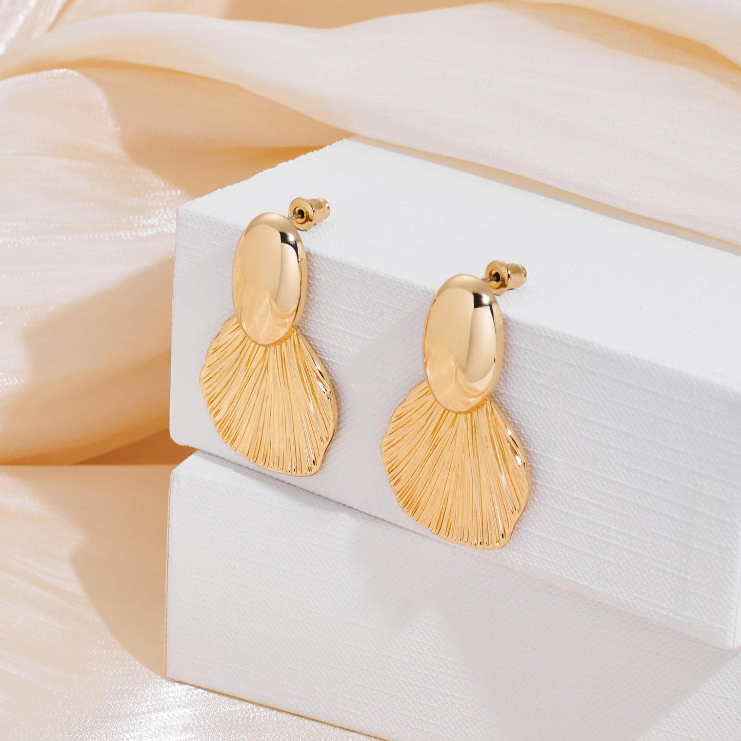 FILMOON Gold Earrings for Women Chunky Dangle Shell Fan-Shaped Statement Drop Earrings Gold Plated Fashion Jewelry