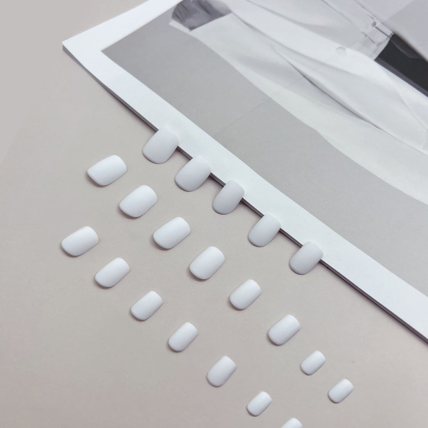 Matte White Press On Nails Short Square, KXAMELIE Gel Nails Glue on Acrylic Nails Press ons Featured Protective Coat Thick Reusable Fake Nails Solid Color 24 Short Coffin Artificial Nails