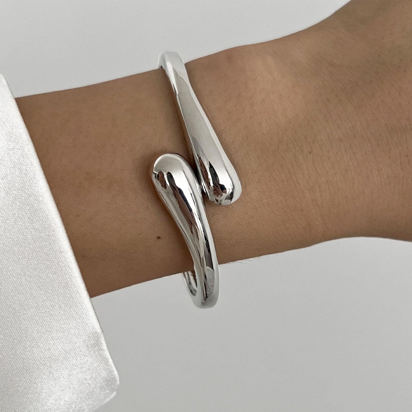 MTINEAPS Sterling Silver Bangle Bracelets for Women Teens Trendy Chunky Adjustable Twist Cuff Bracelet Jewelry Gifts (Chunky Silver)