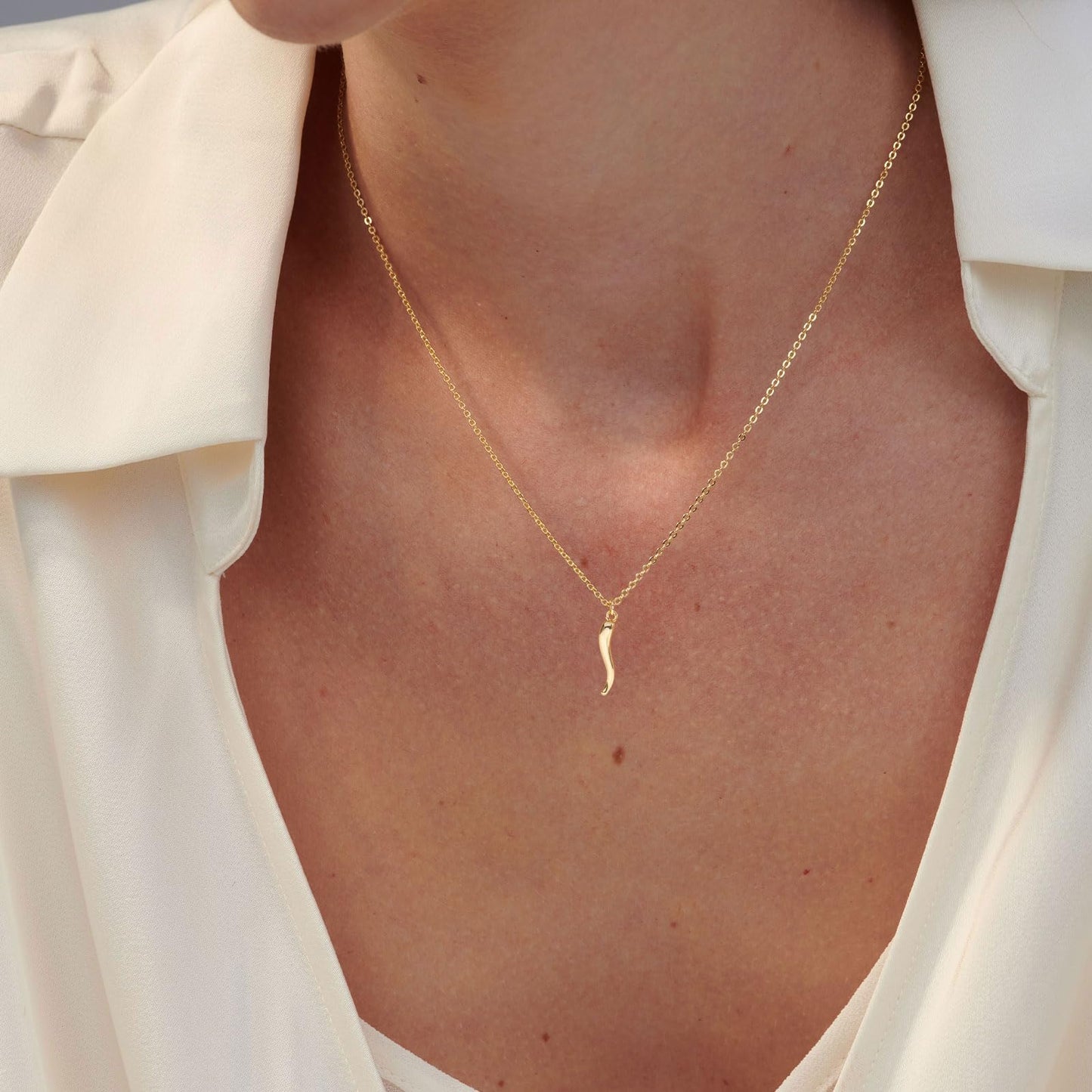 VRIUA Gold Necklace for Women 14k Gold Plated Dainty ltalian Horn Necklace Simple Delicate Jewelry Everyday for Women
